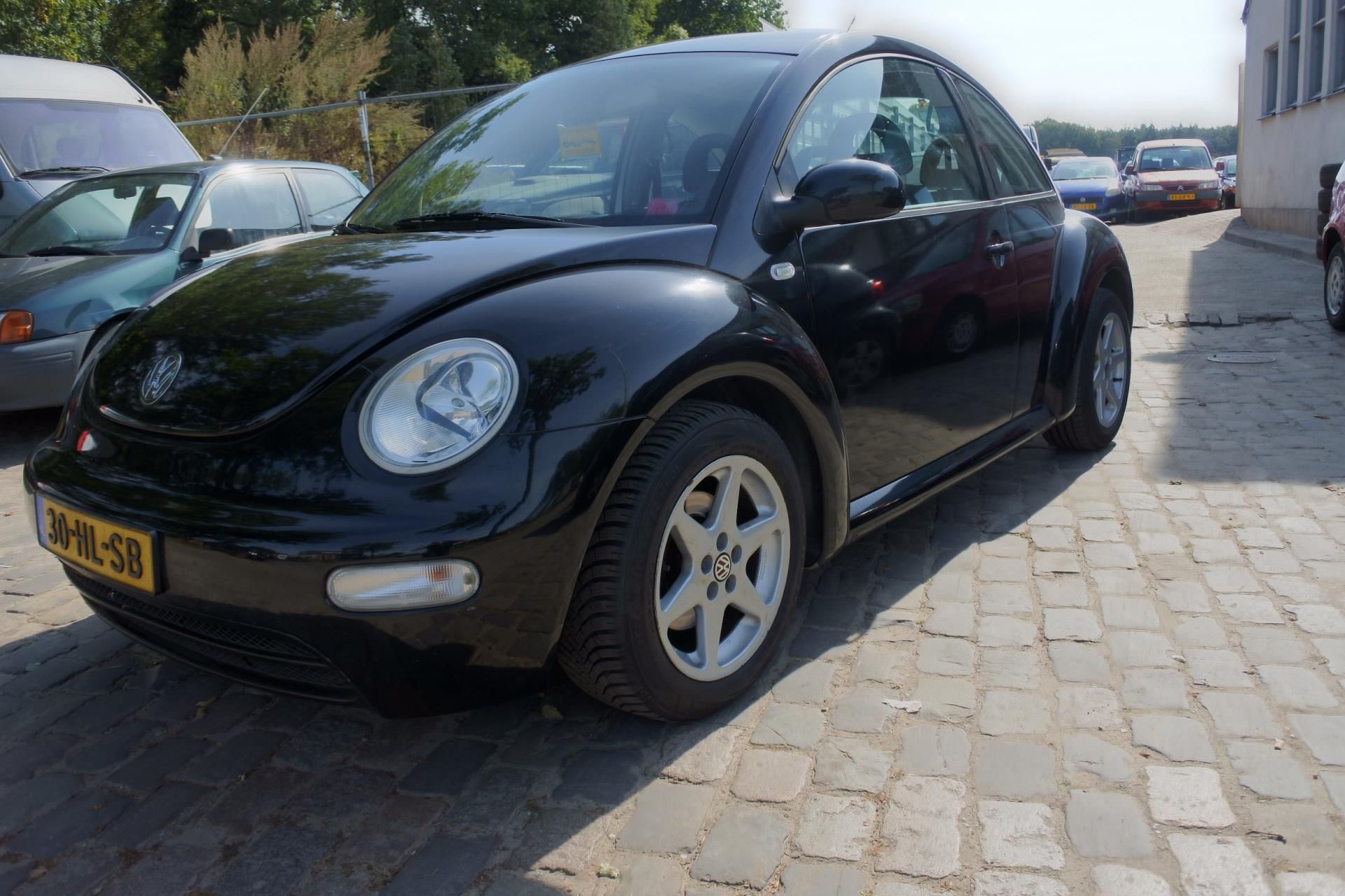volkswagen-new-beetle-image6.jpg
