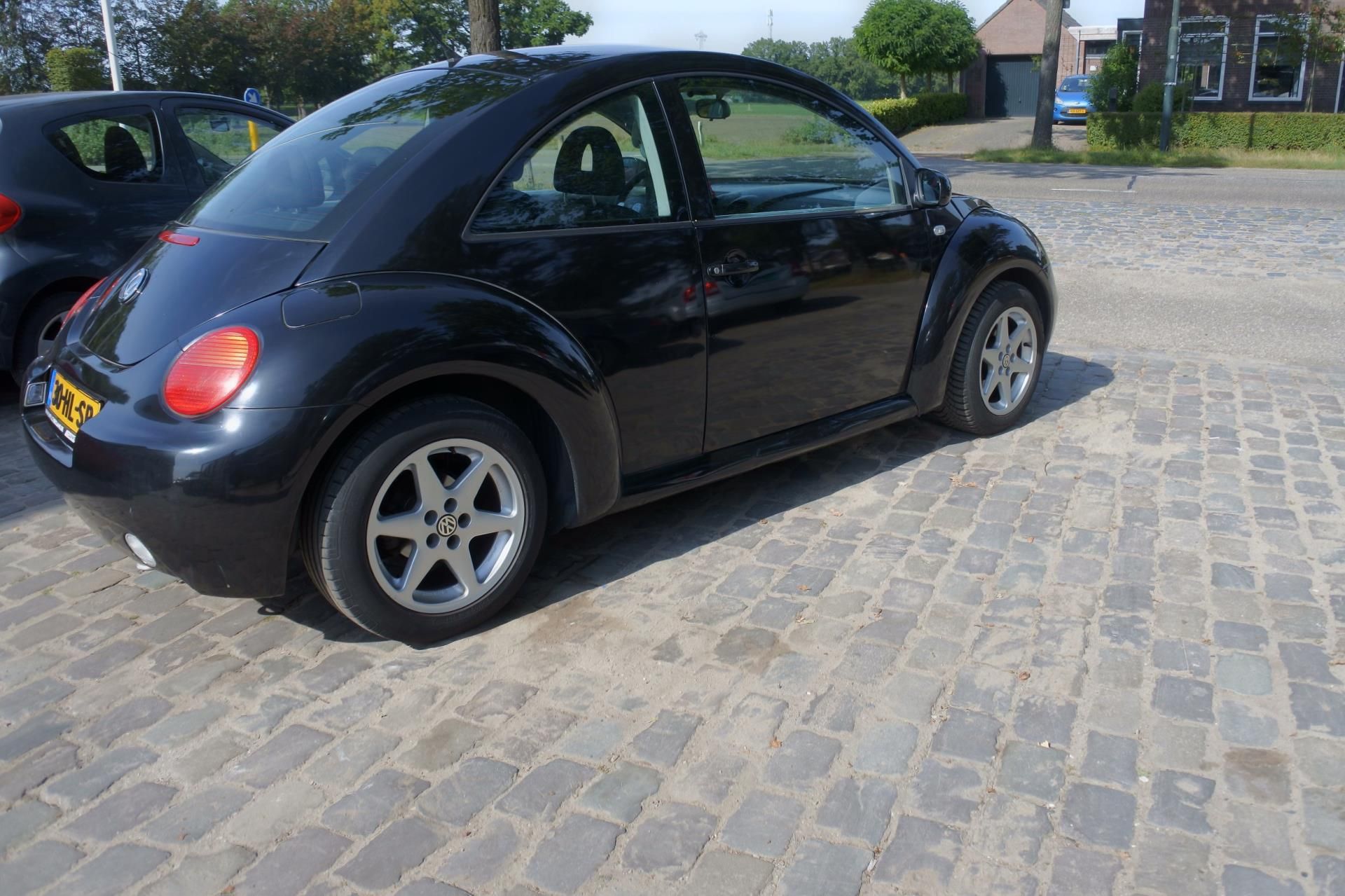 volkswagen-new-beetle-image9.jpg