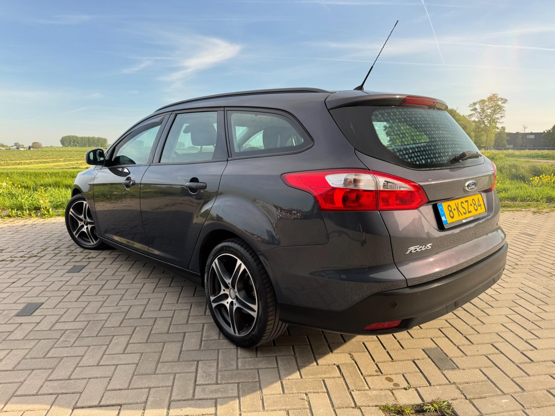 ford-focus-wagon-image3.jpg