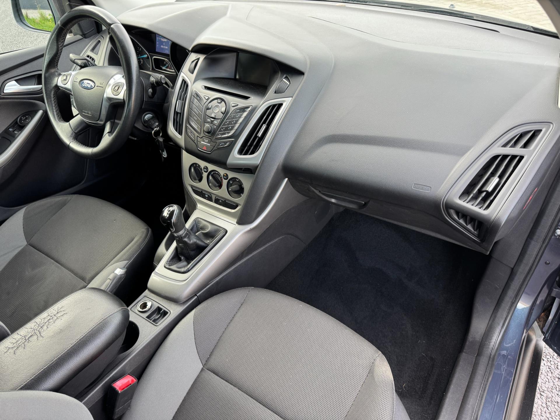 ford-focus-wagon-image8.jpg