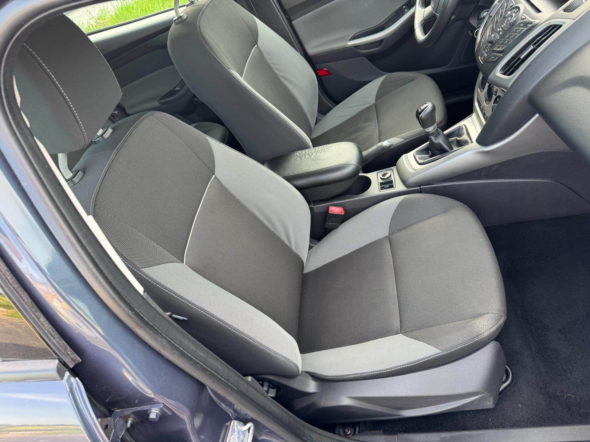 ford-focus-wagon-image9.jpg