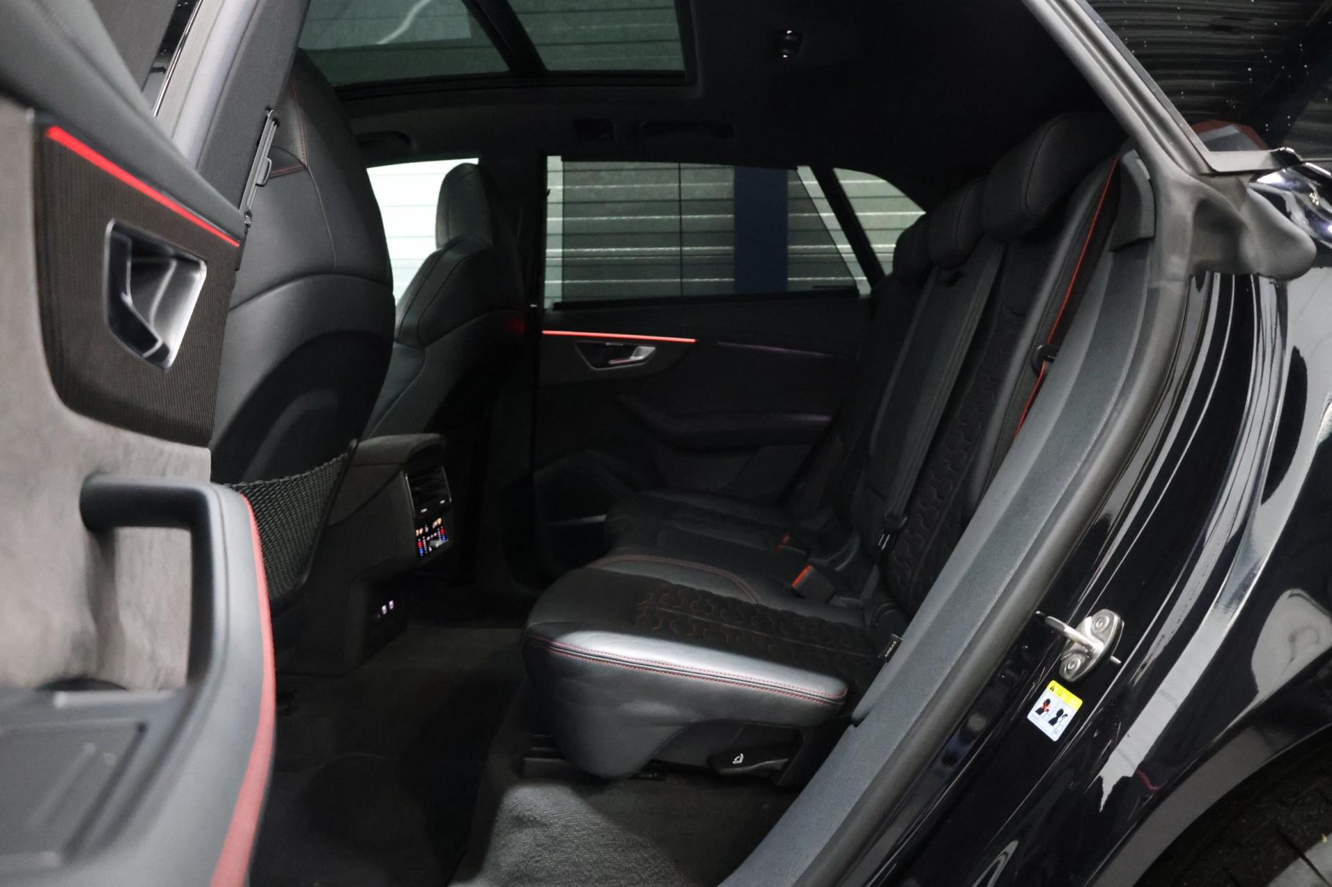 audi-rsq8-image10.jpg