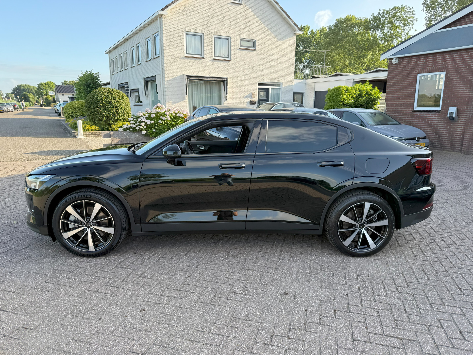 polestar-2-image2.jpg