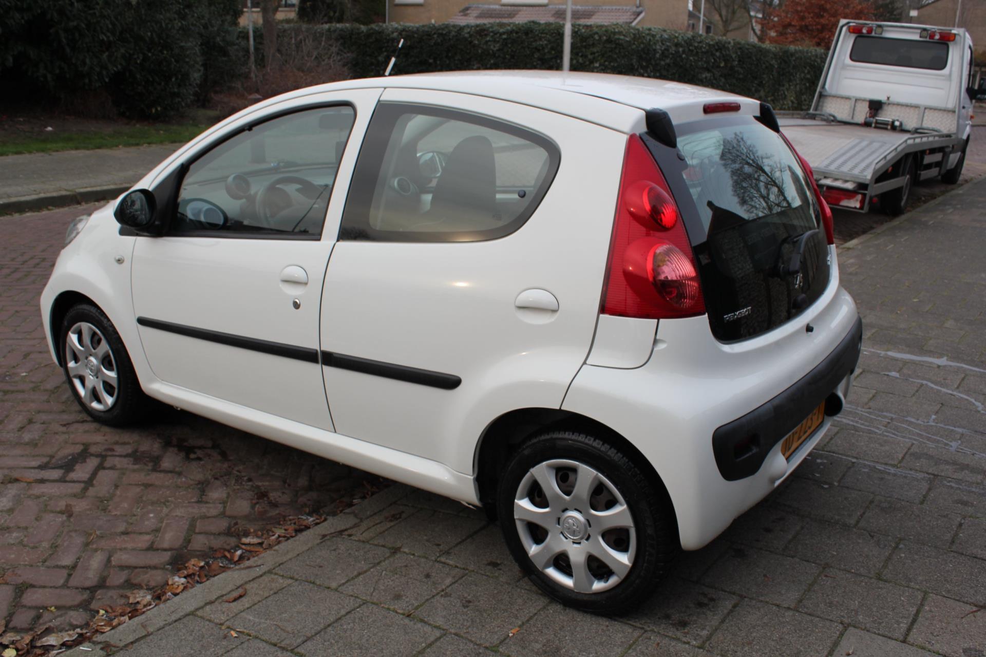 peugeot-107-image4.jpg
