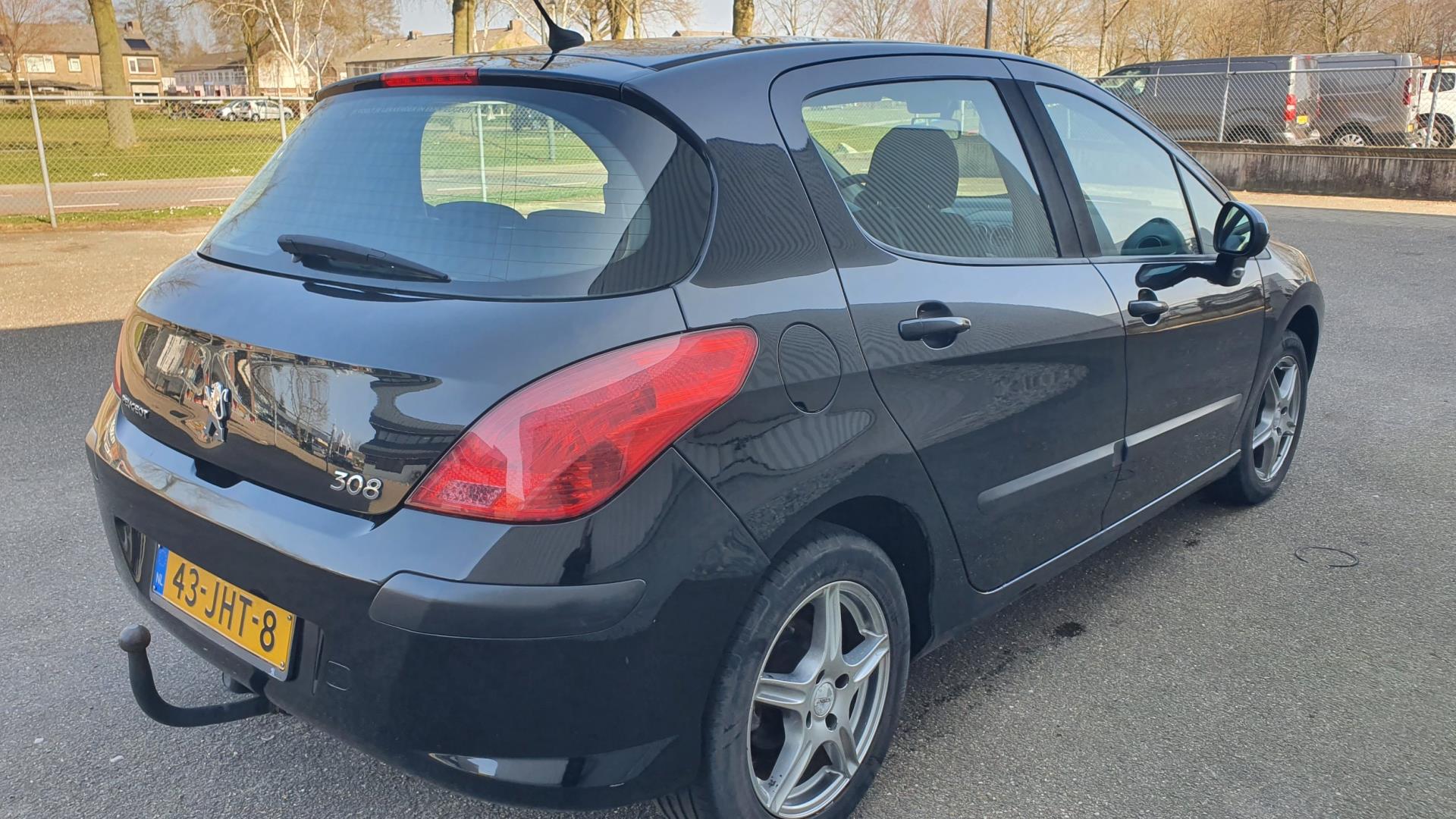 peugeot-308-image4.jpg