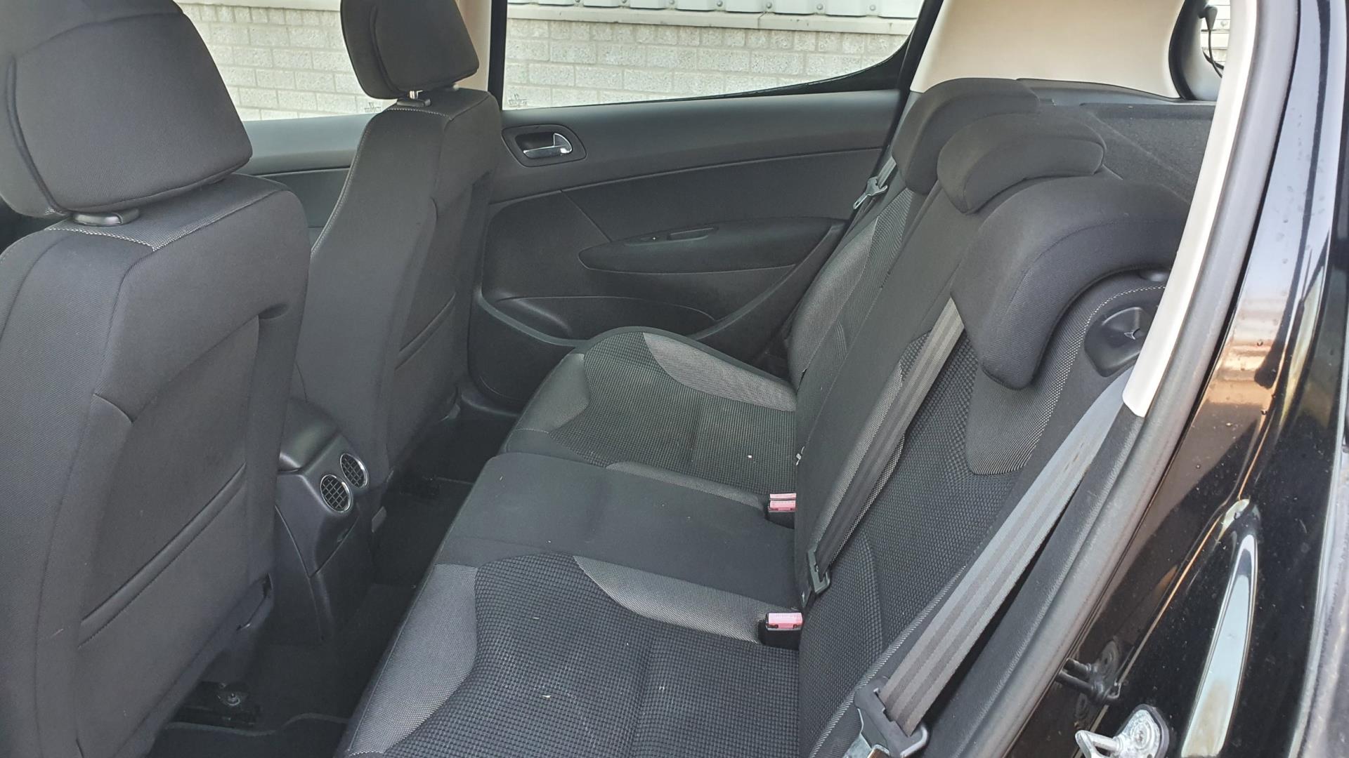 peugeot-308-image5.jpg