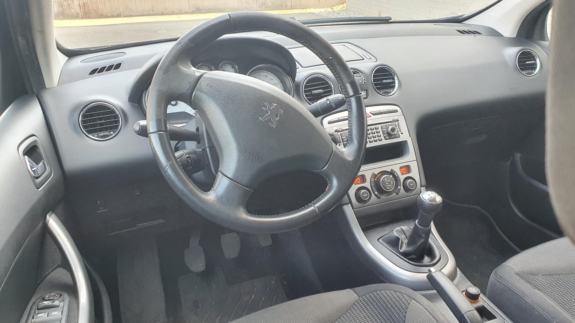 peugeot-308-image6.jpg