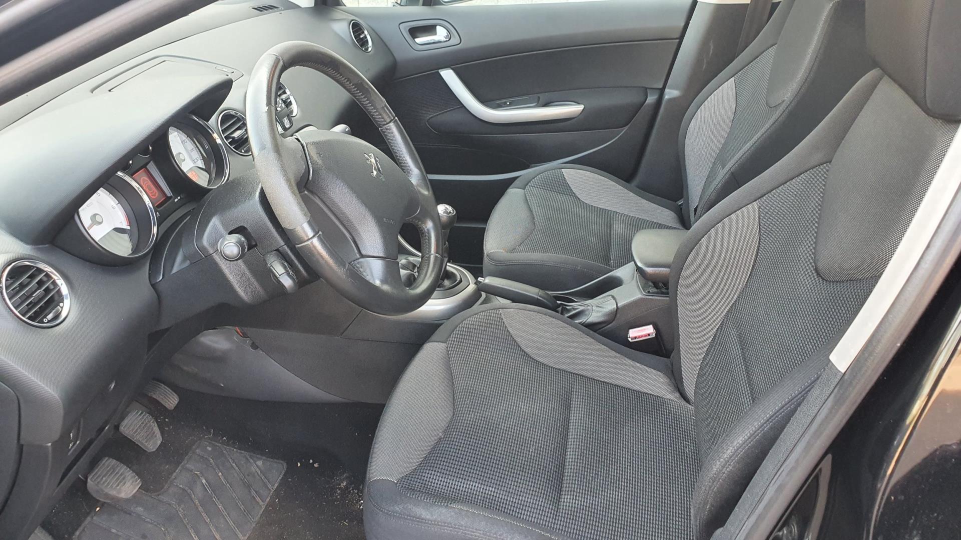 peugeot-308-image7.jpg