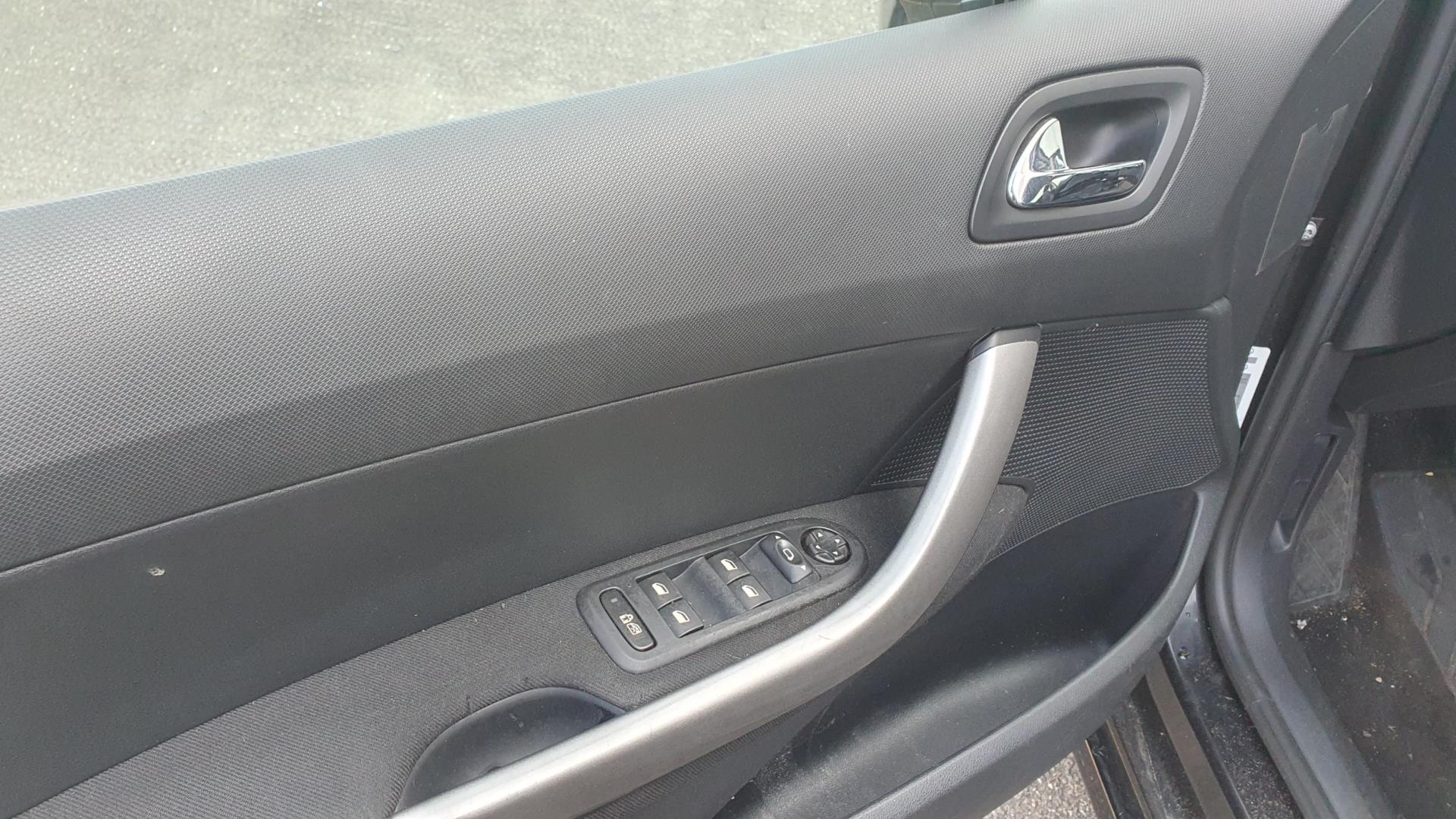 peugeot-308-image8.jpg