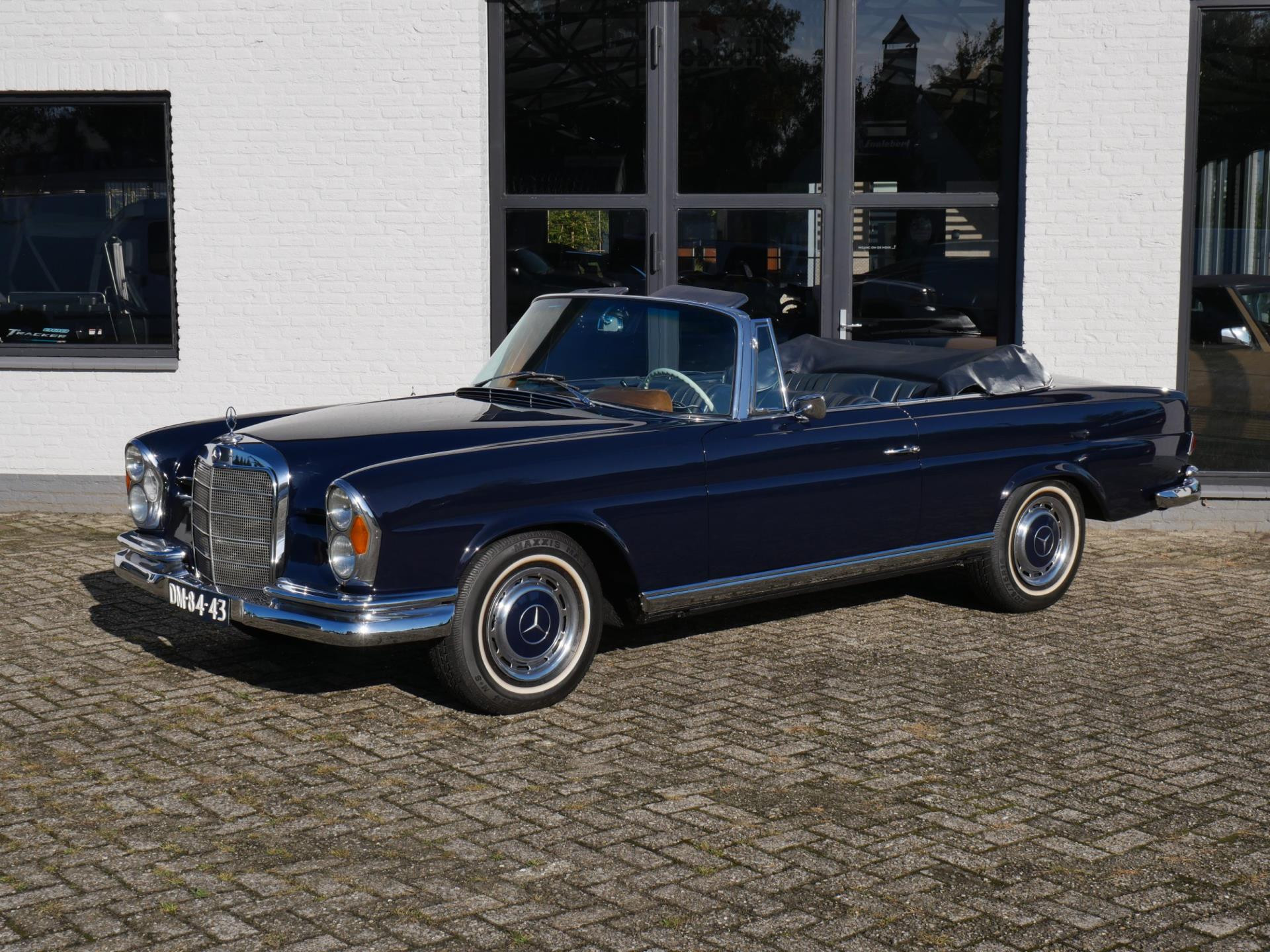 489025821/mercedes-benz-s-cabrio-image1.jpg
