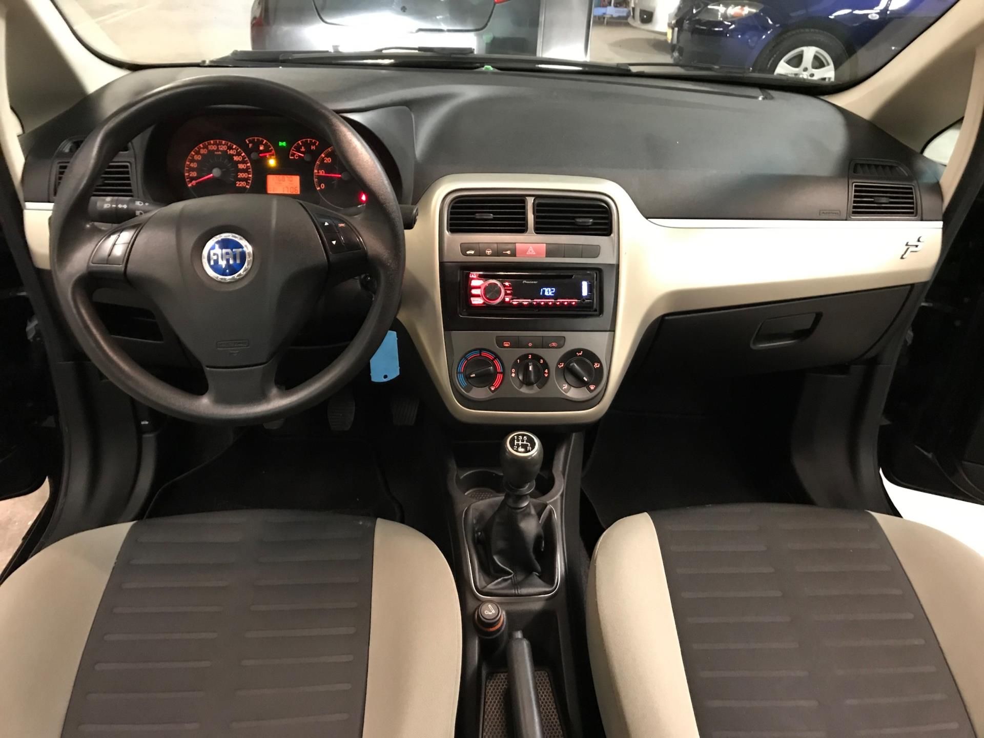 fiat-grande-punto-image5.jpg