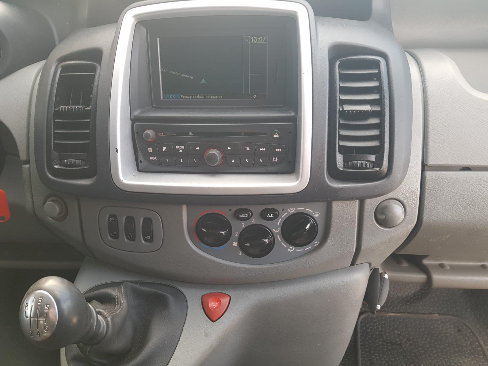 renault-trafic-image10.jpg
