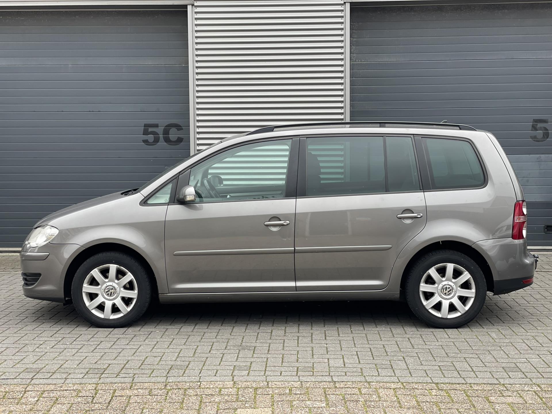 volkswagen-touran-image2.jpg