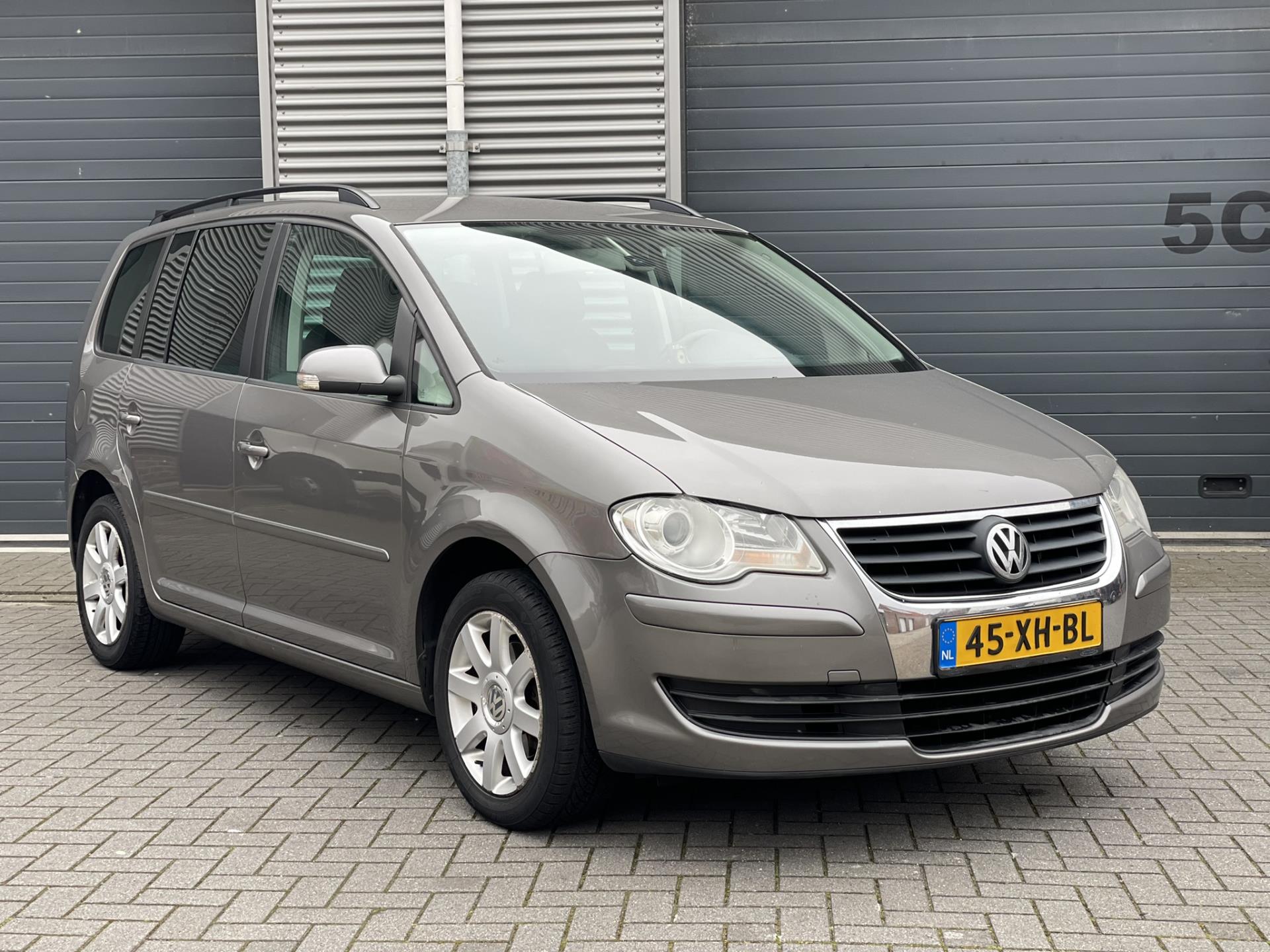 volkswagen-touran-image6.jpg