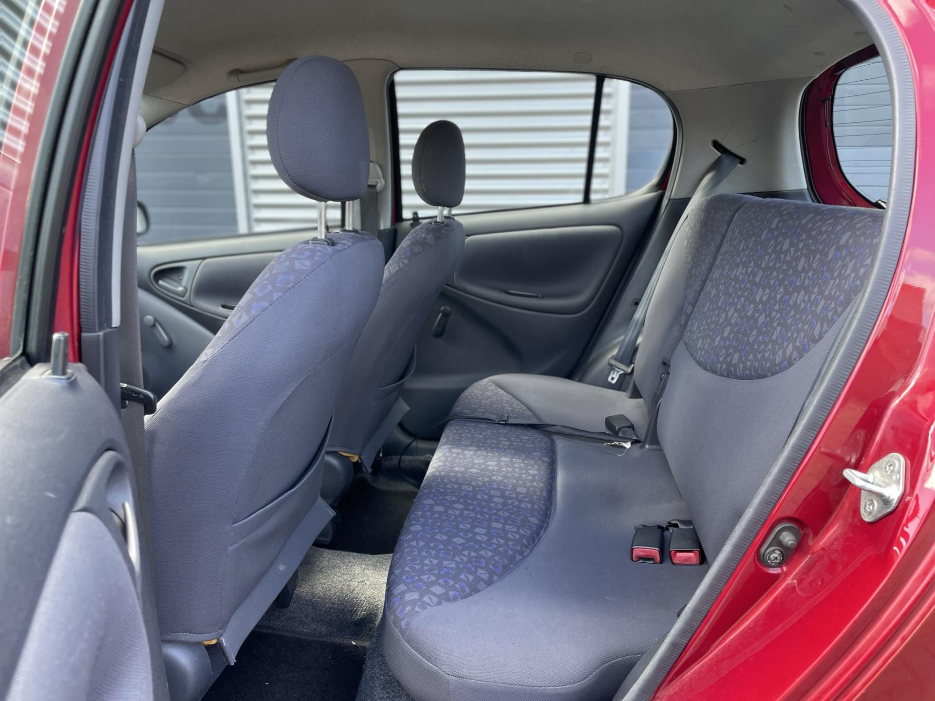 toyota-yaris-image8.jpg