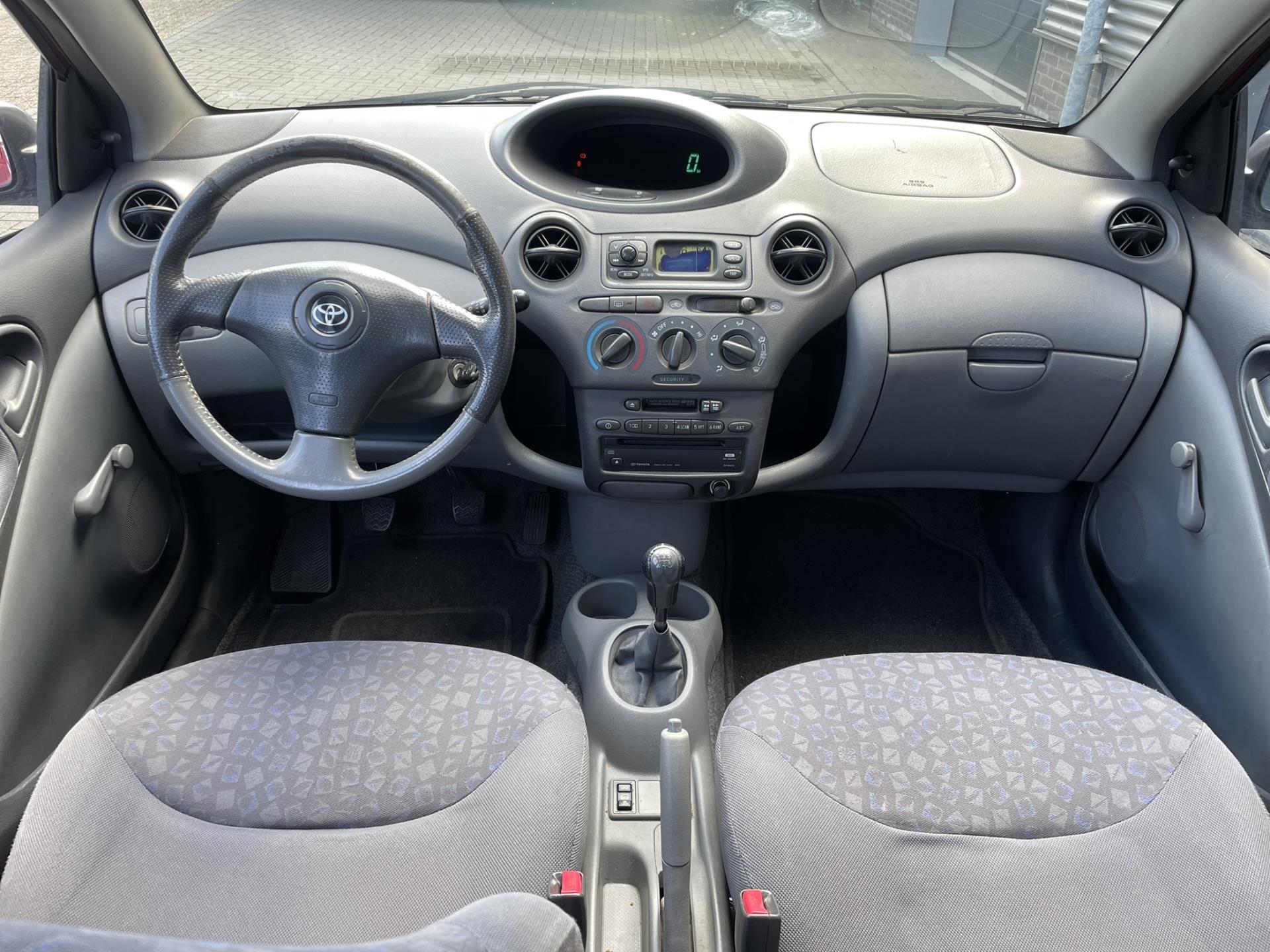 toyota-yaris-image9.jpg