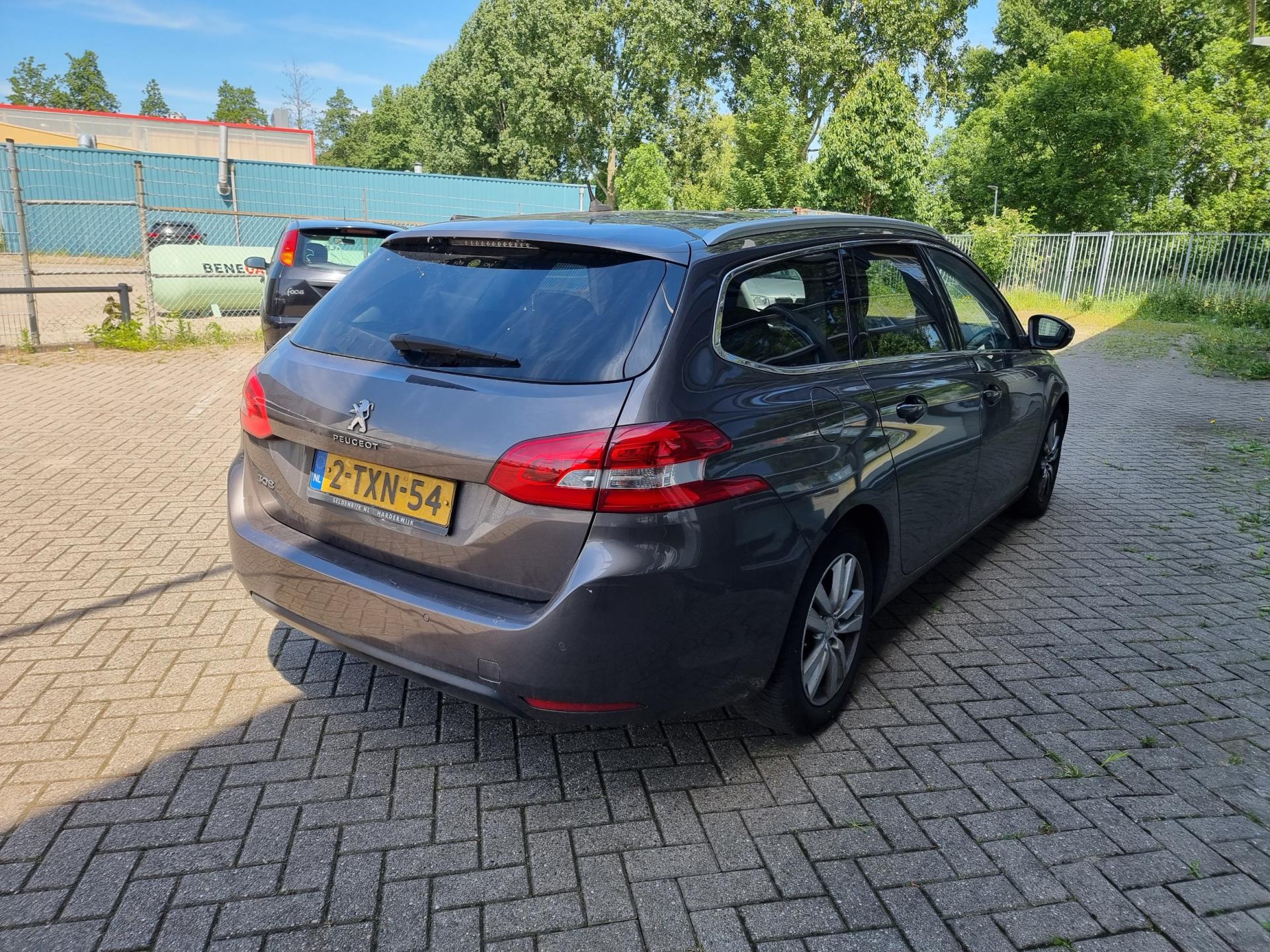 peugeot-308-image6.jpg