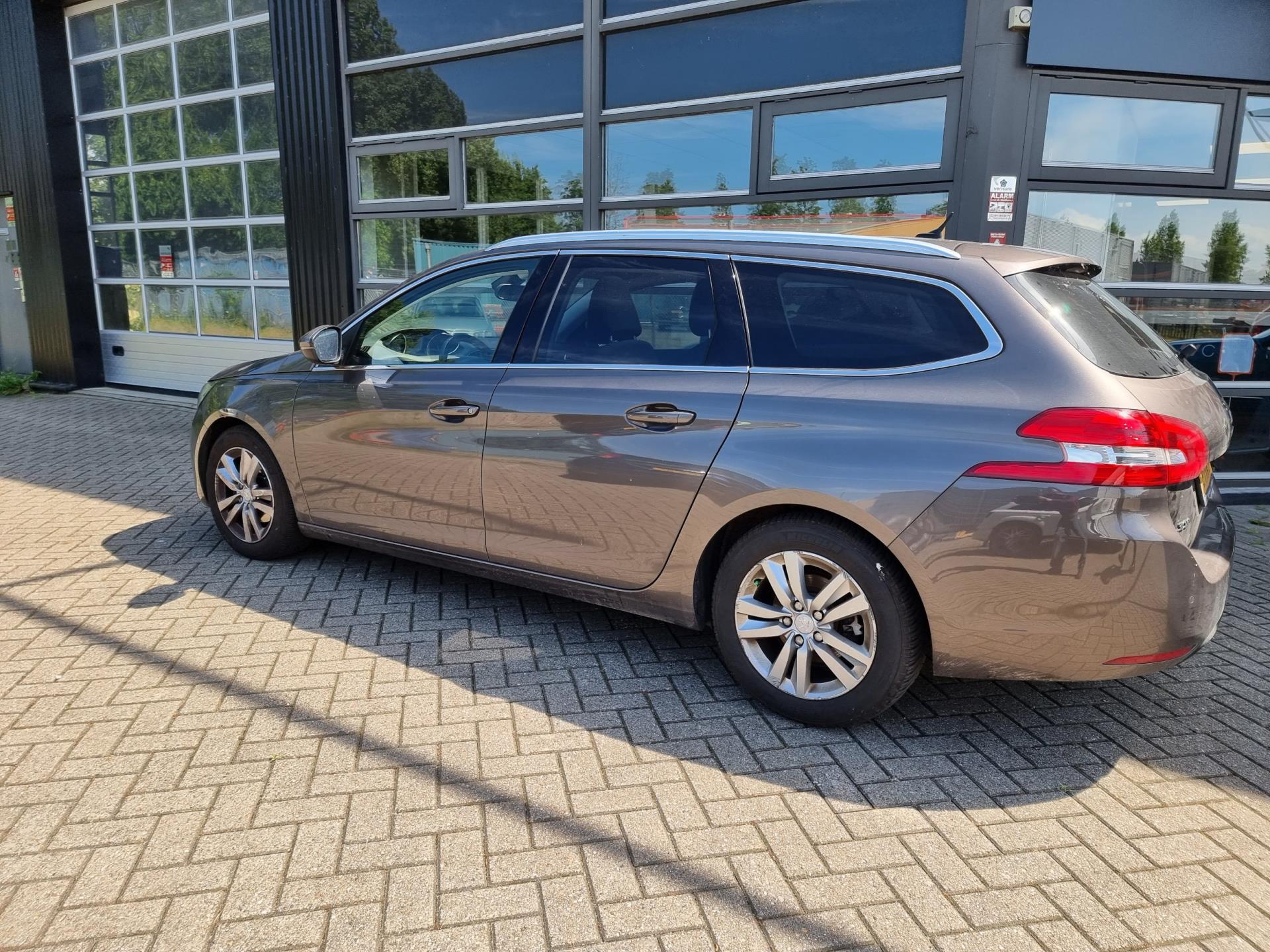 peugeot-308-image7.jpg