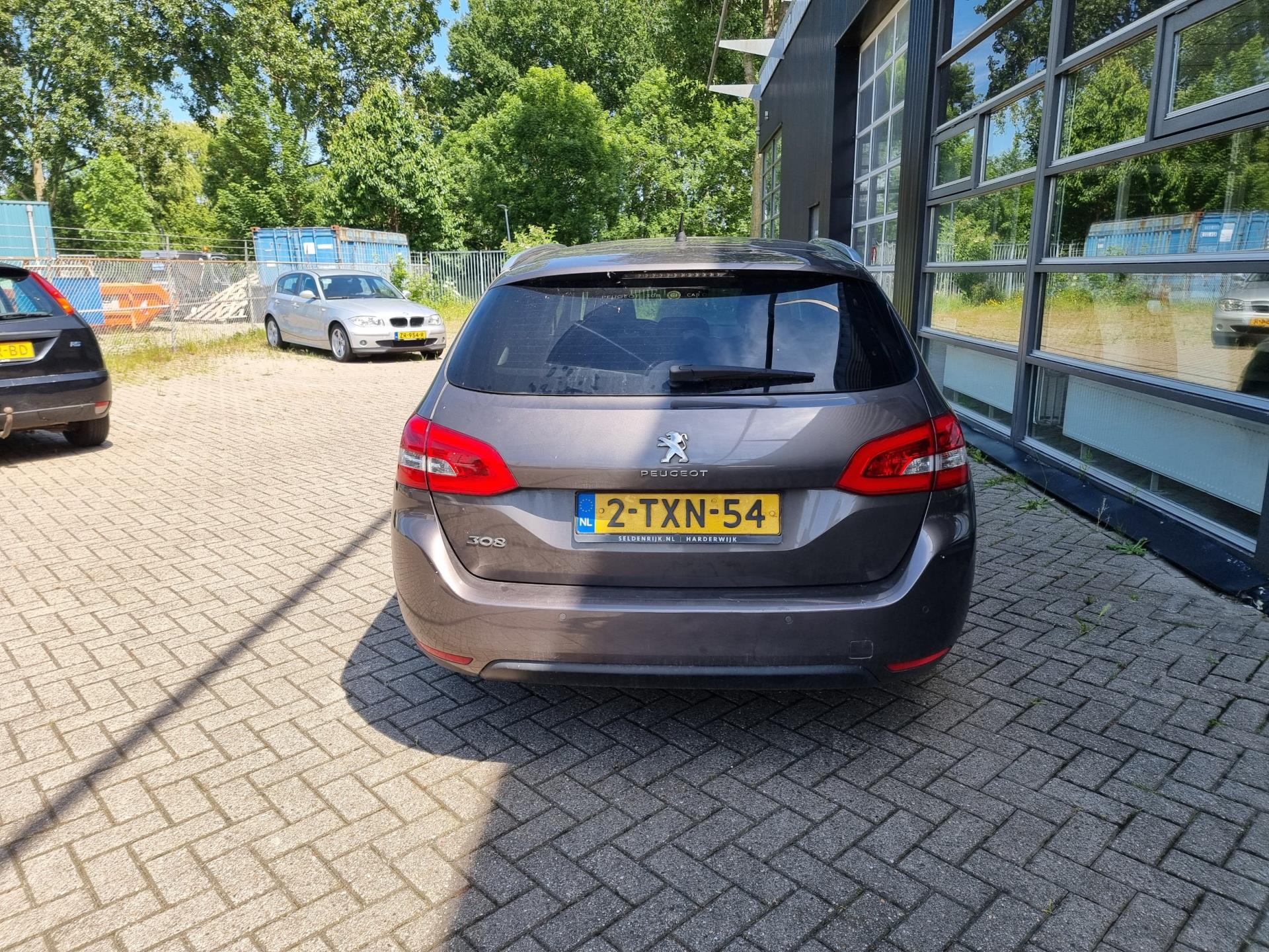 peugeot-308-image9.jpg