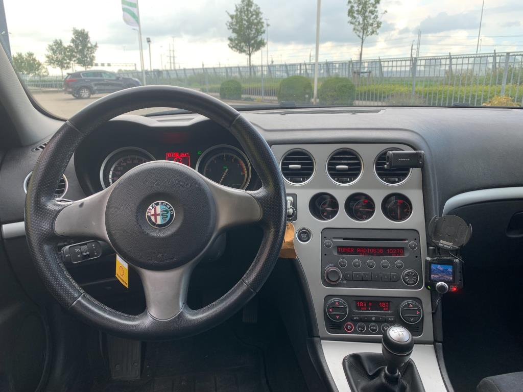 alfa-romeo-159-image5.jpg