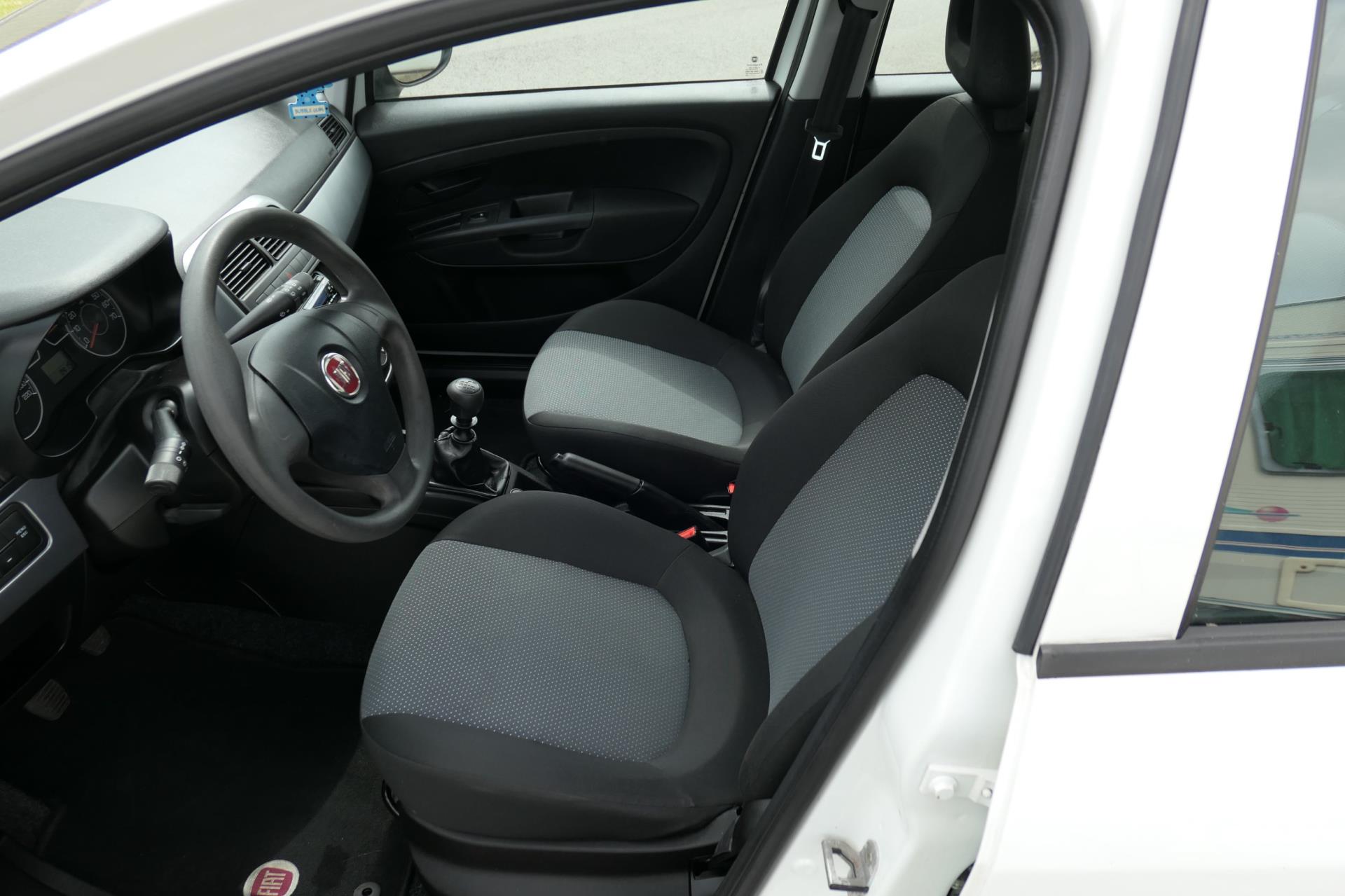 fiat-grande-punto-image10.jpg