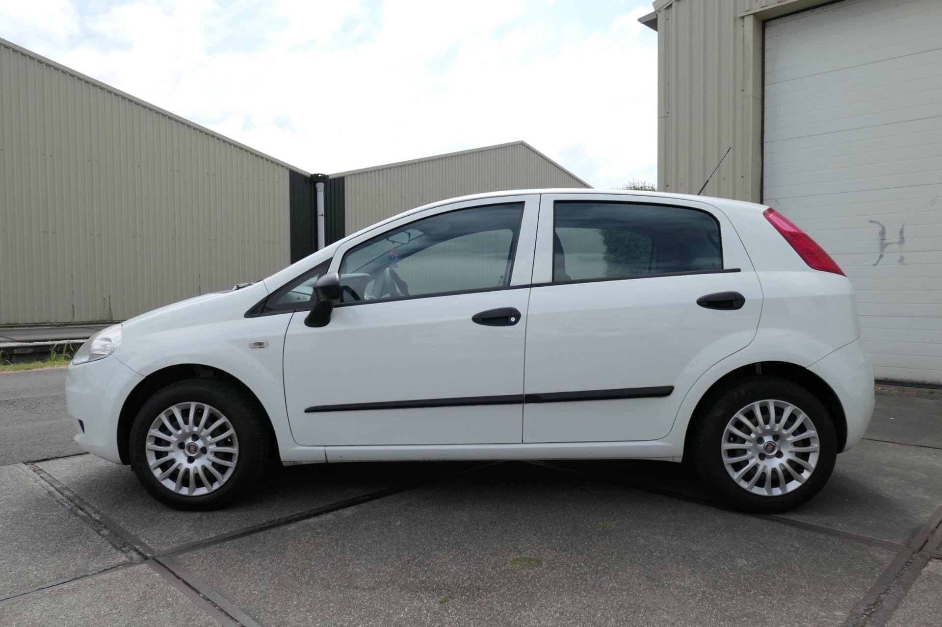 fiat-grande-punto-image5.jpg