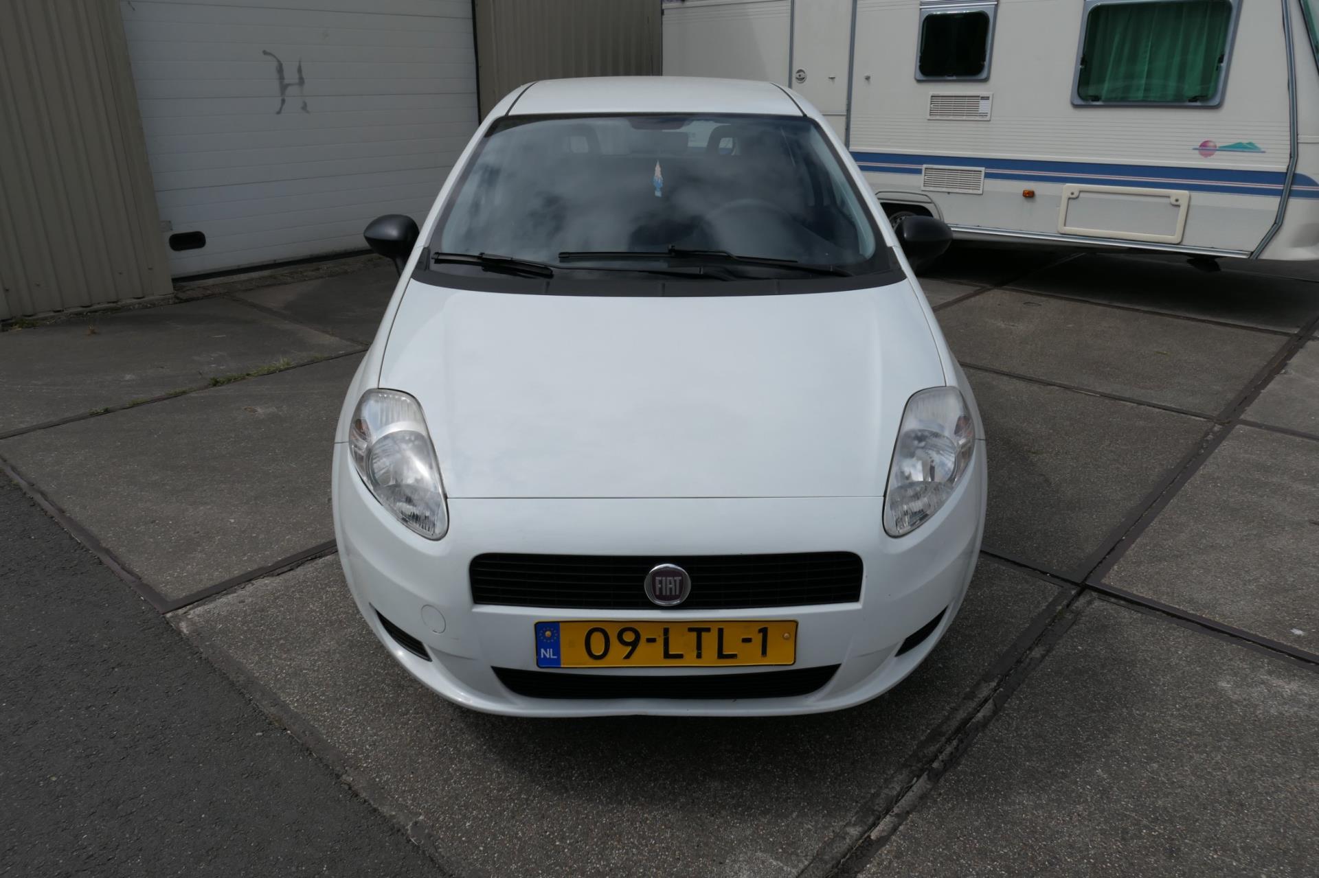 fiat-grande-punto-image6.jpg