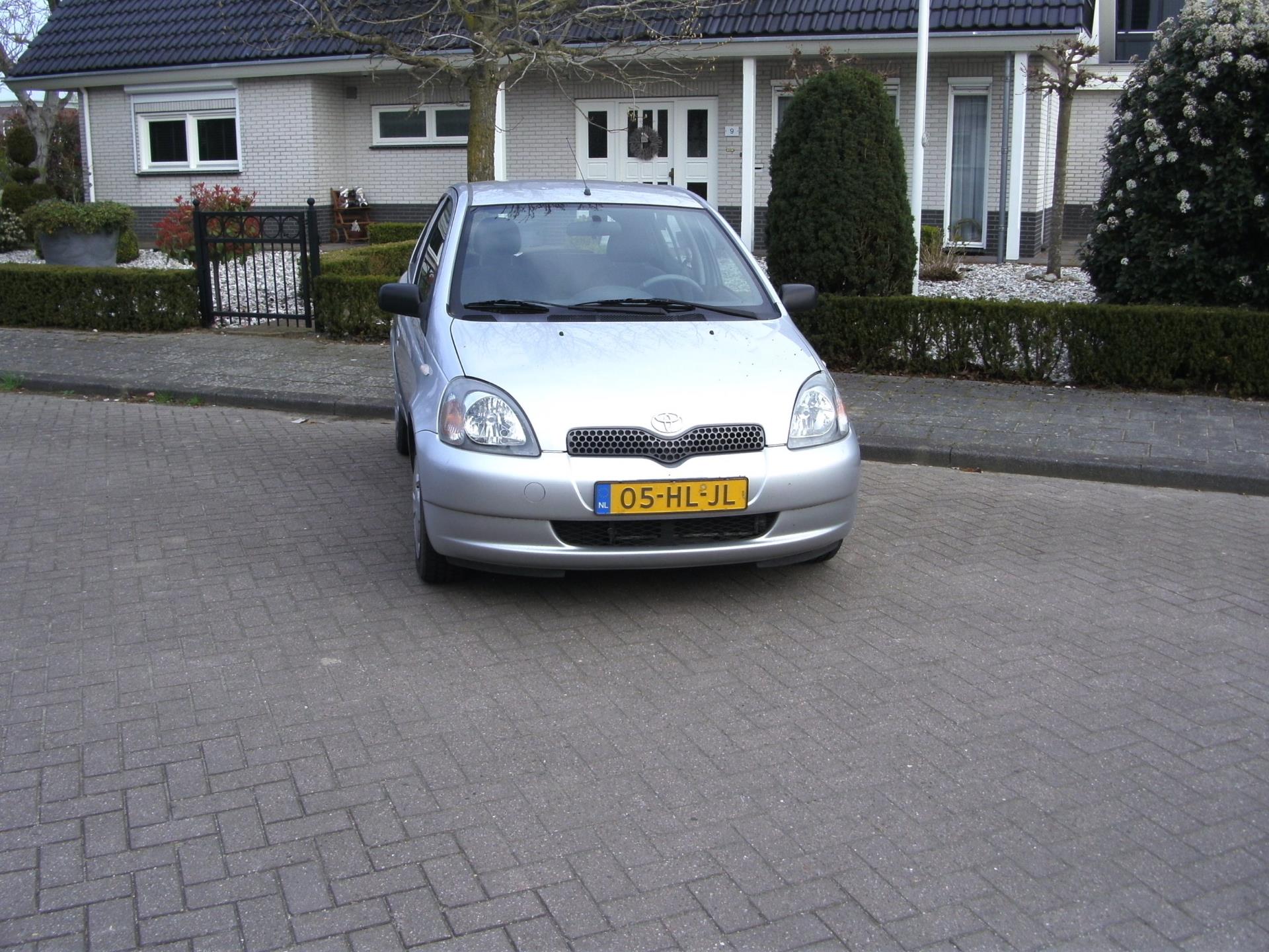 toyota-yaris-image2.jpg