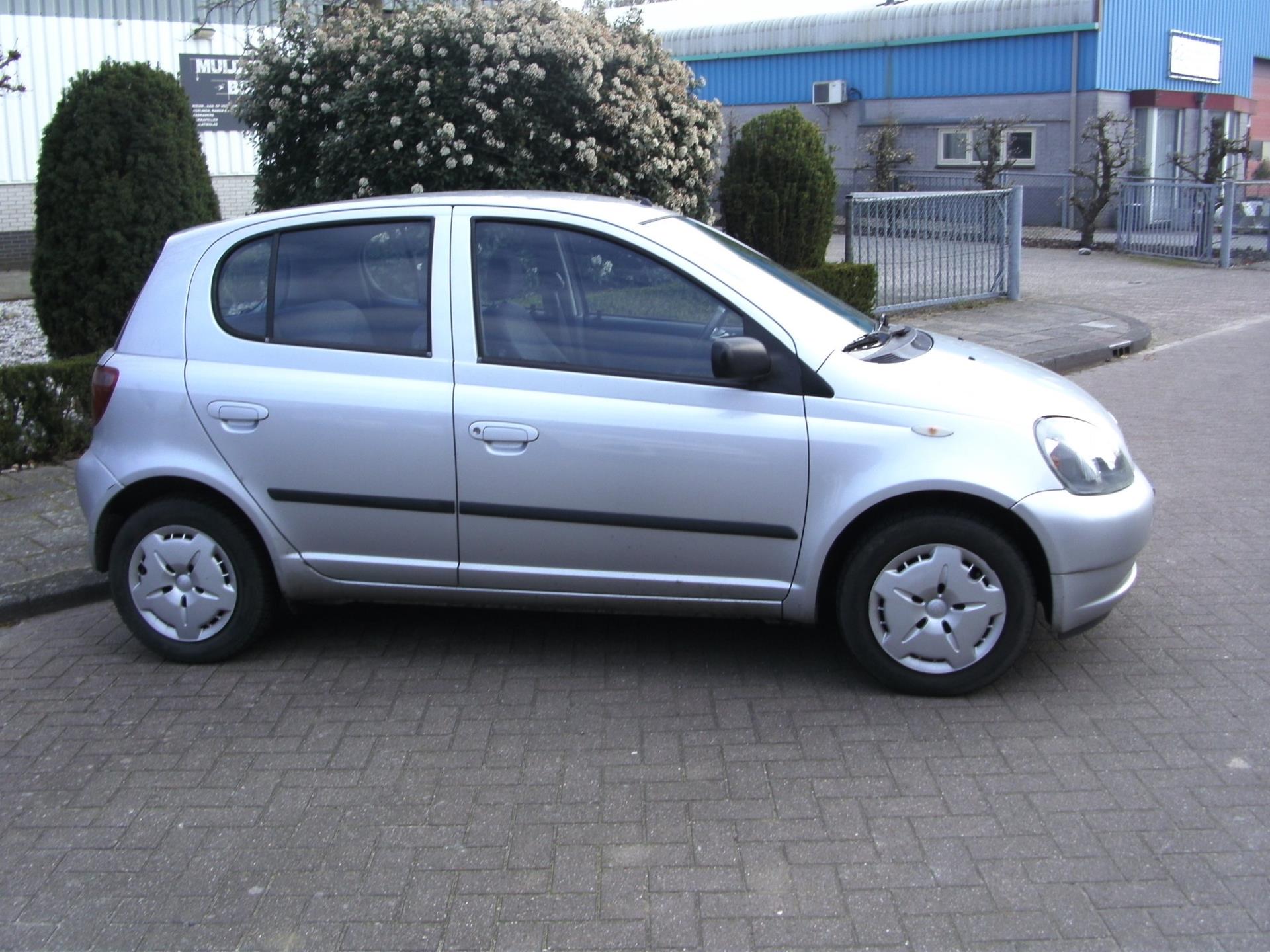 toyota-yaris-image4.jpg