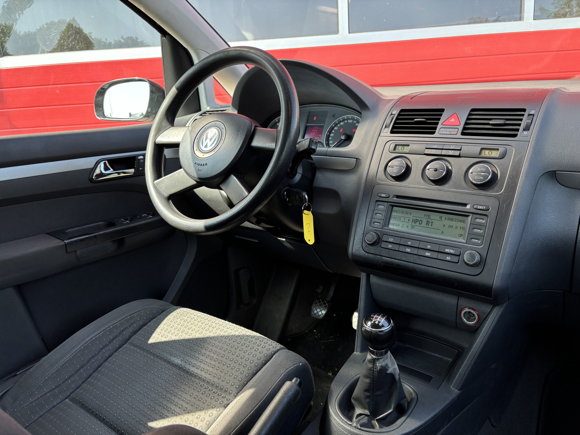 volkswagen-touran-image3.jpg