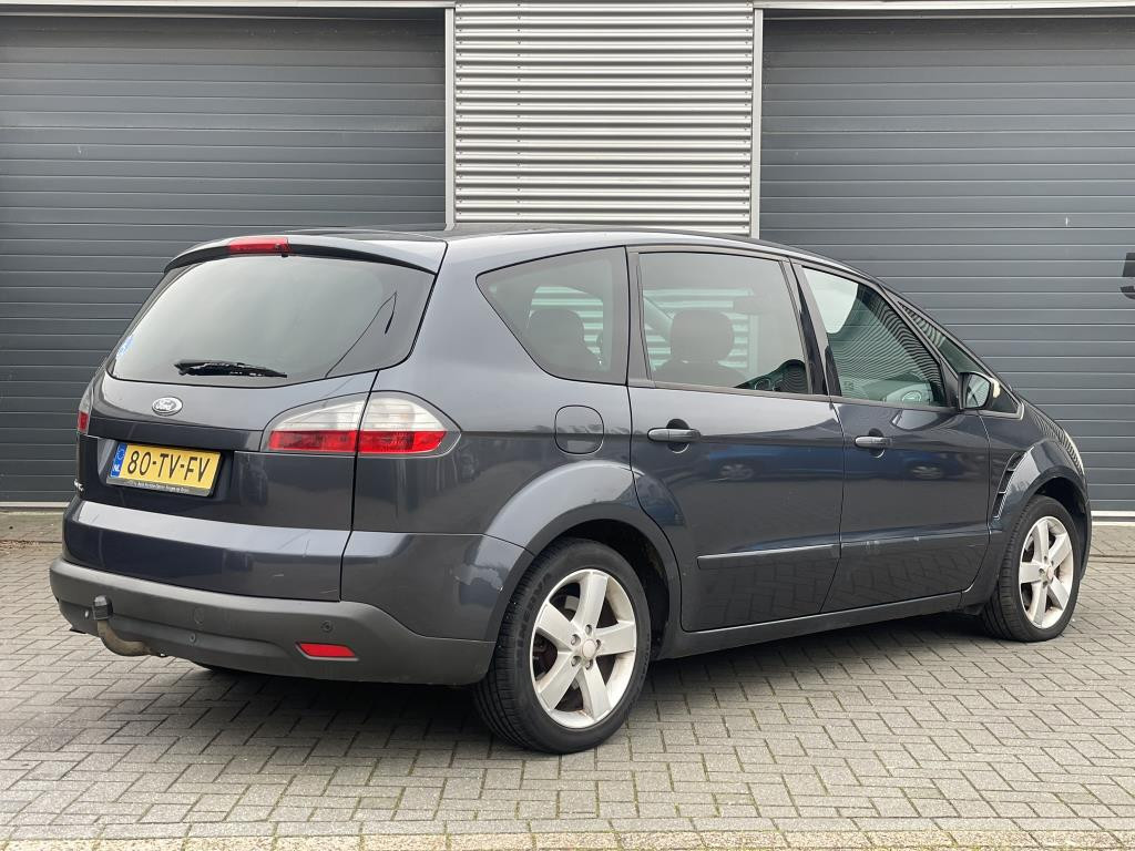 ford-s-max-image4.jpg