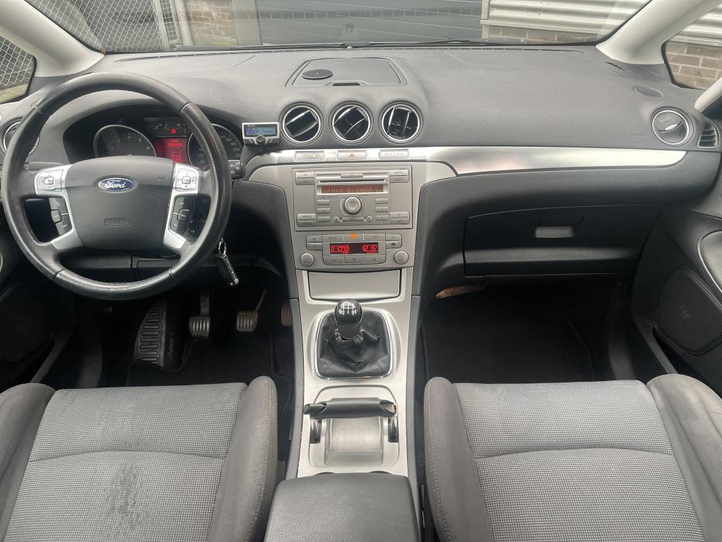 ford-s-max-image7.jpg