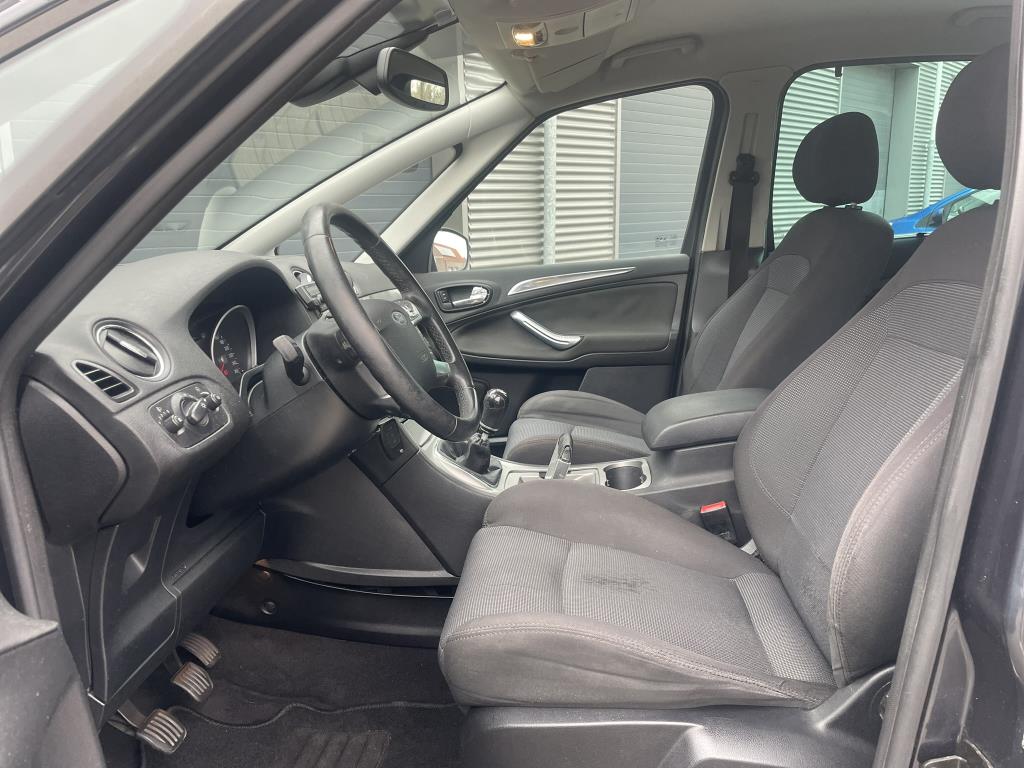 ford-s-max-image9.jpg