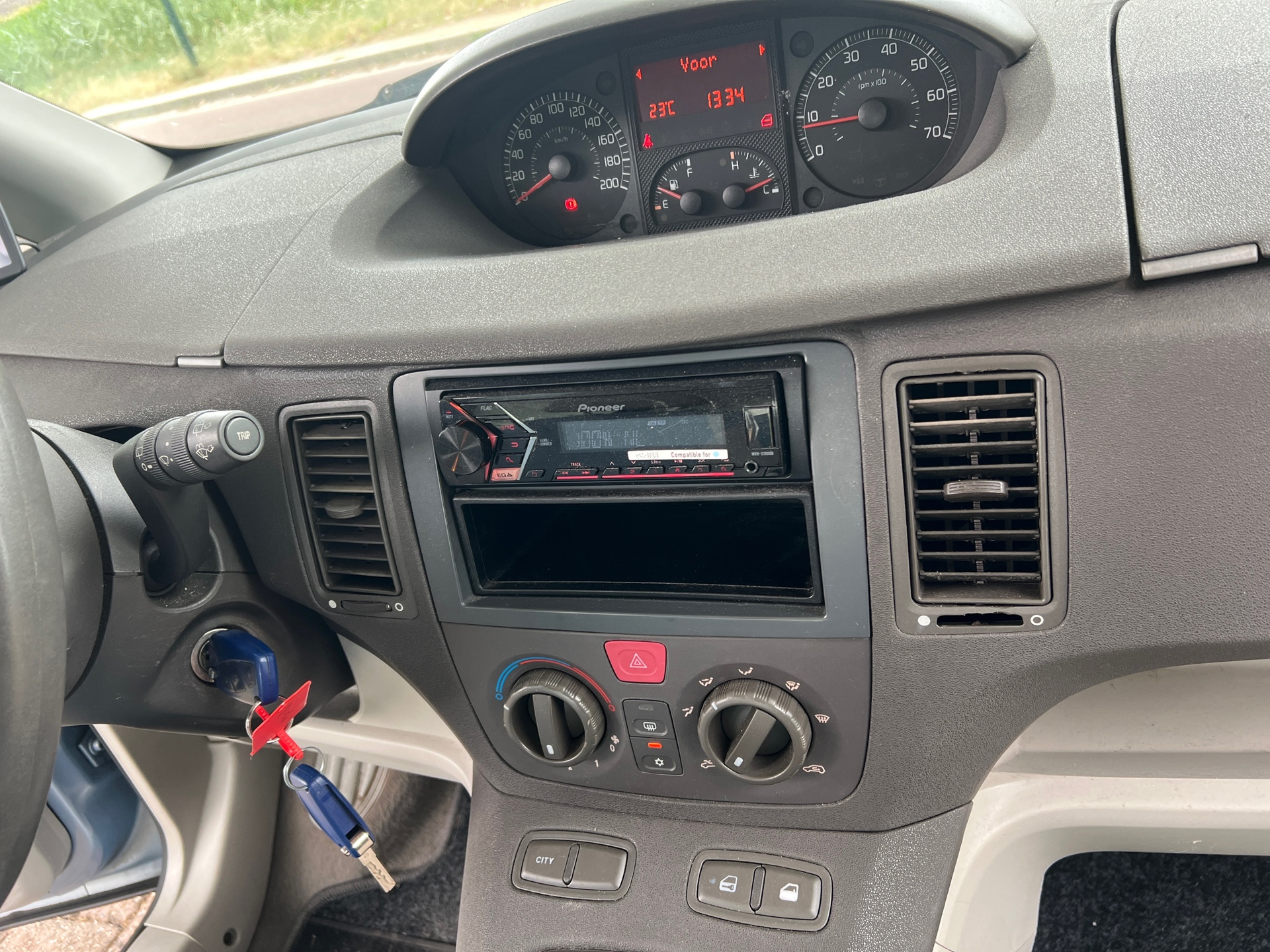 fiat-idea-image10.jpg
