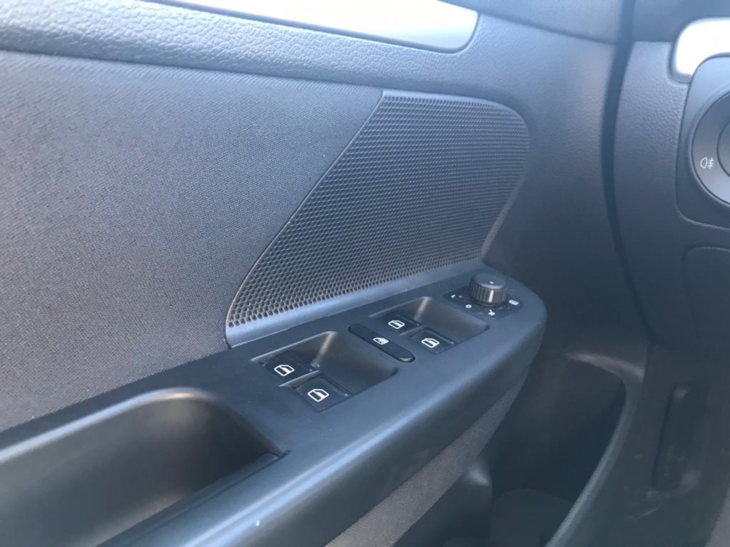 volkswagen-golf-image9.jpg