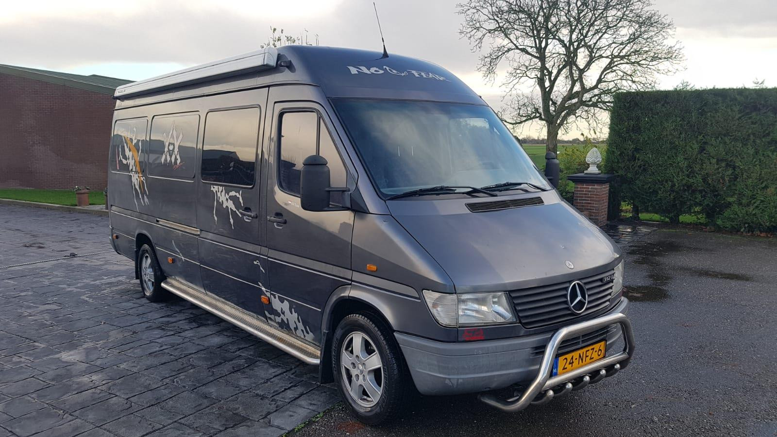 mercedes-benz--image2.jpg
