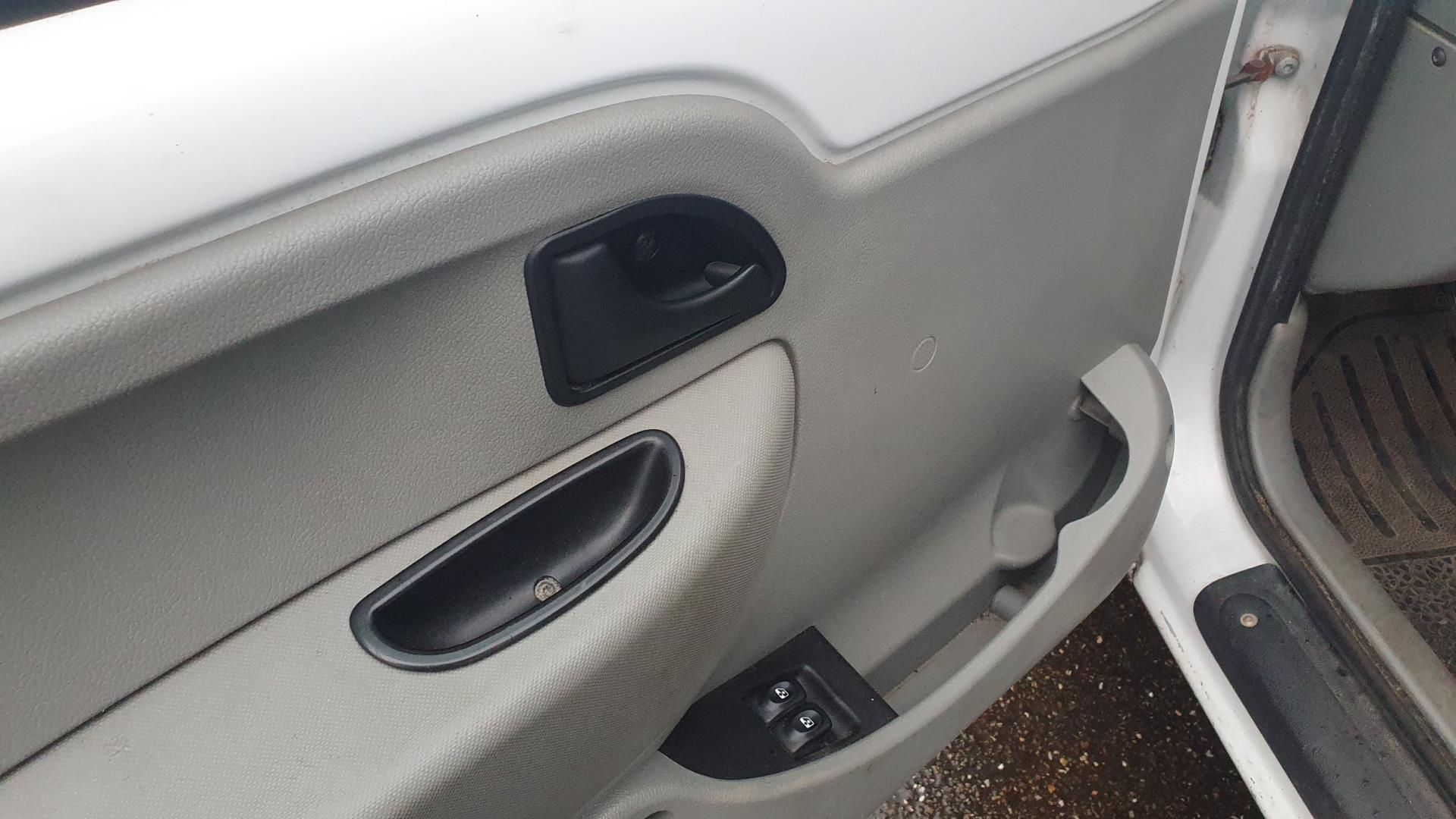 nissan-kubistar-image7.jpg