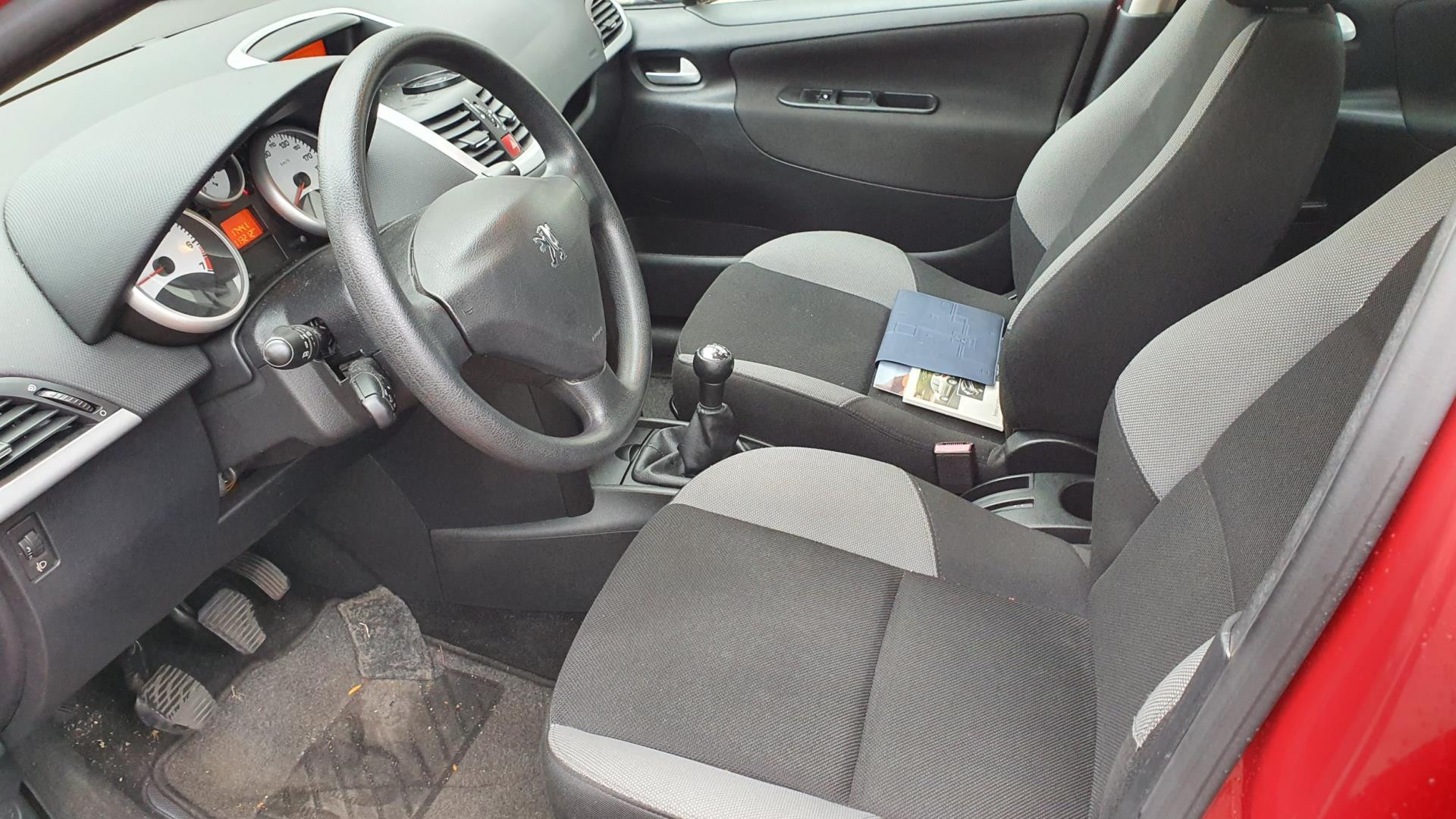 peugeot-207-image7.jpg