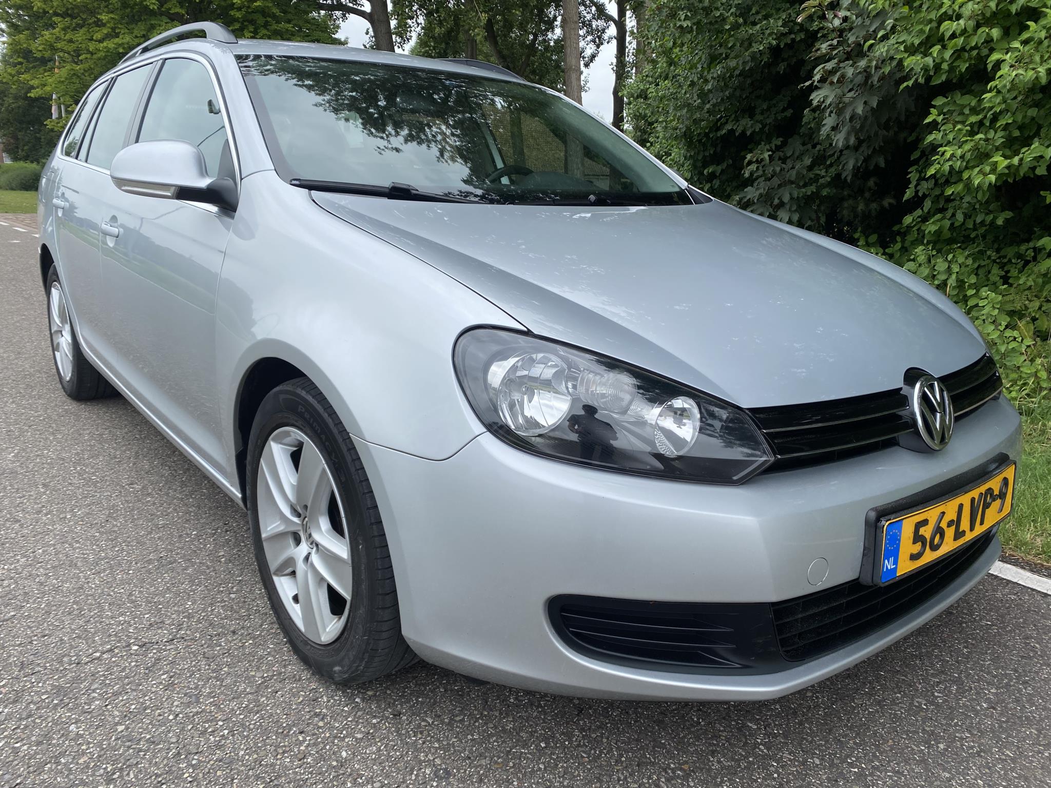 volkswagen-golf-variant-image2.jpg