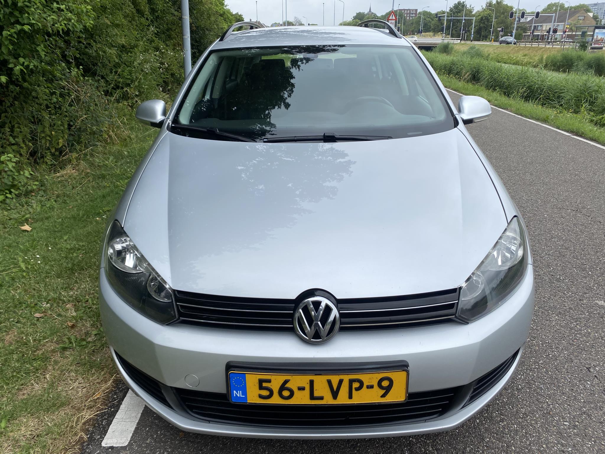 volkswagen-golf-variant-image3.jpg