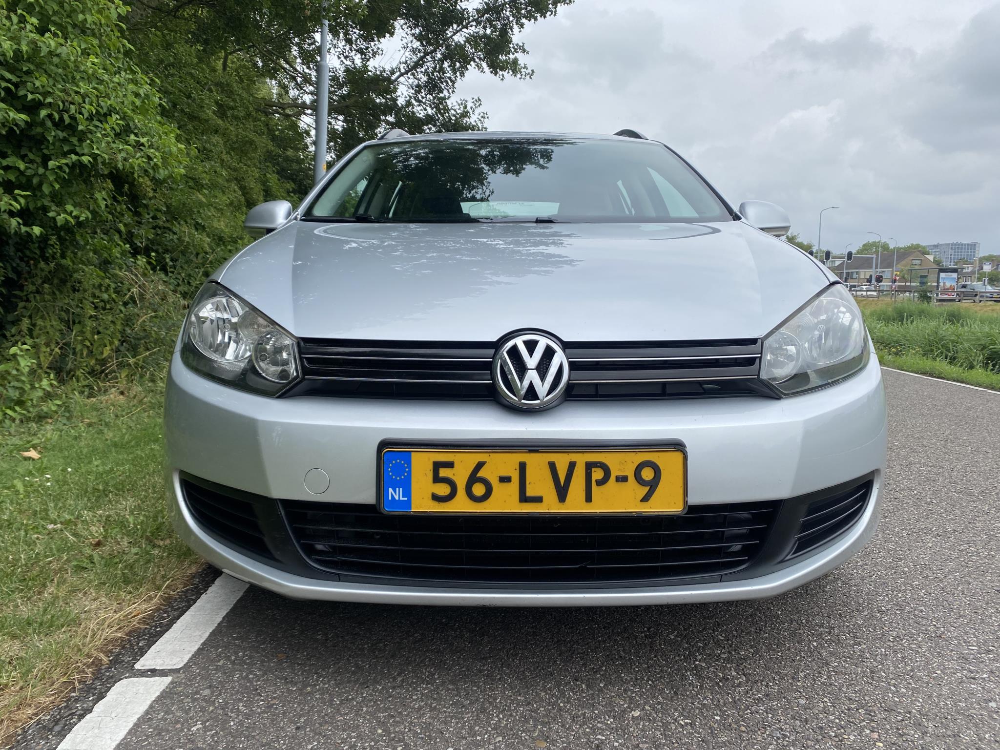 volkswagen-golf-variant-image4.jpg