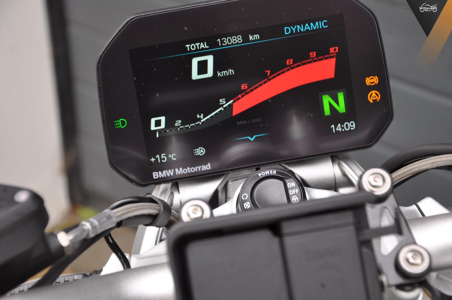 bmw--image10.jpg