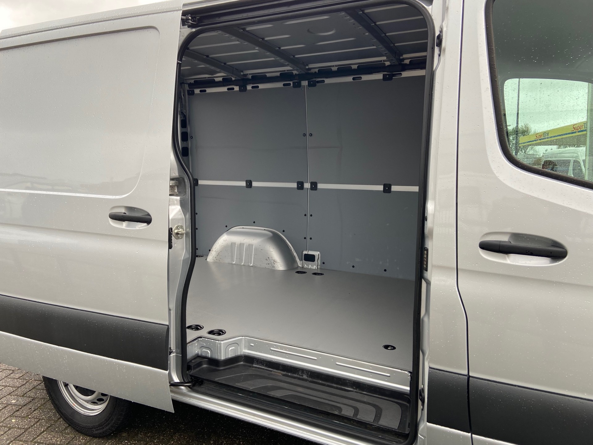 mercedes-benz-sprinter-image7.jpg