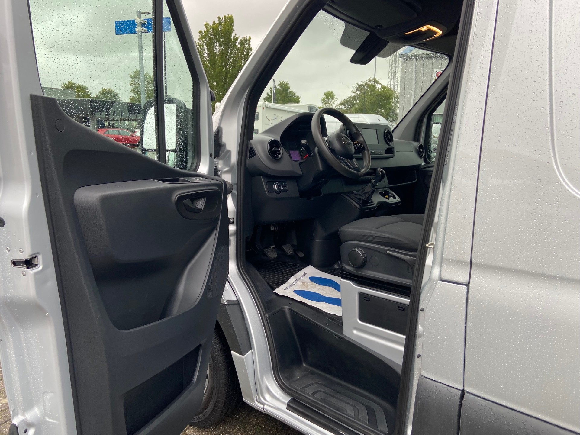 mercedes-benz-sprinter-image9.jpg