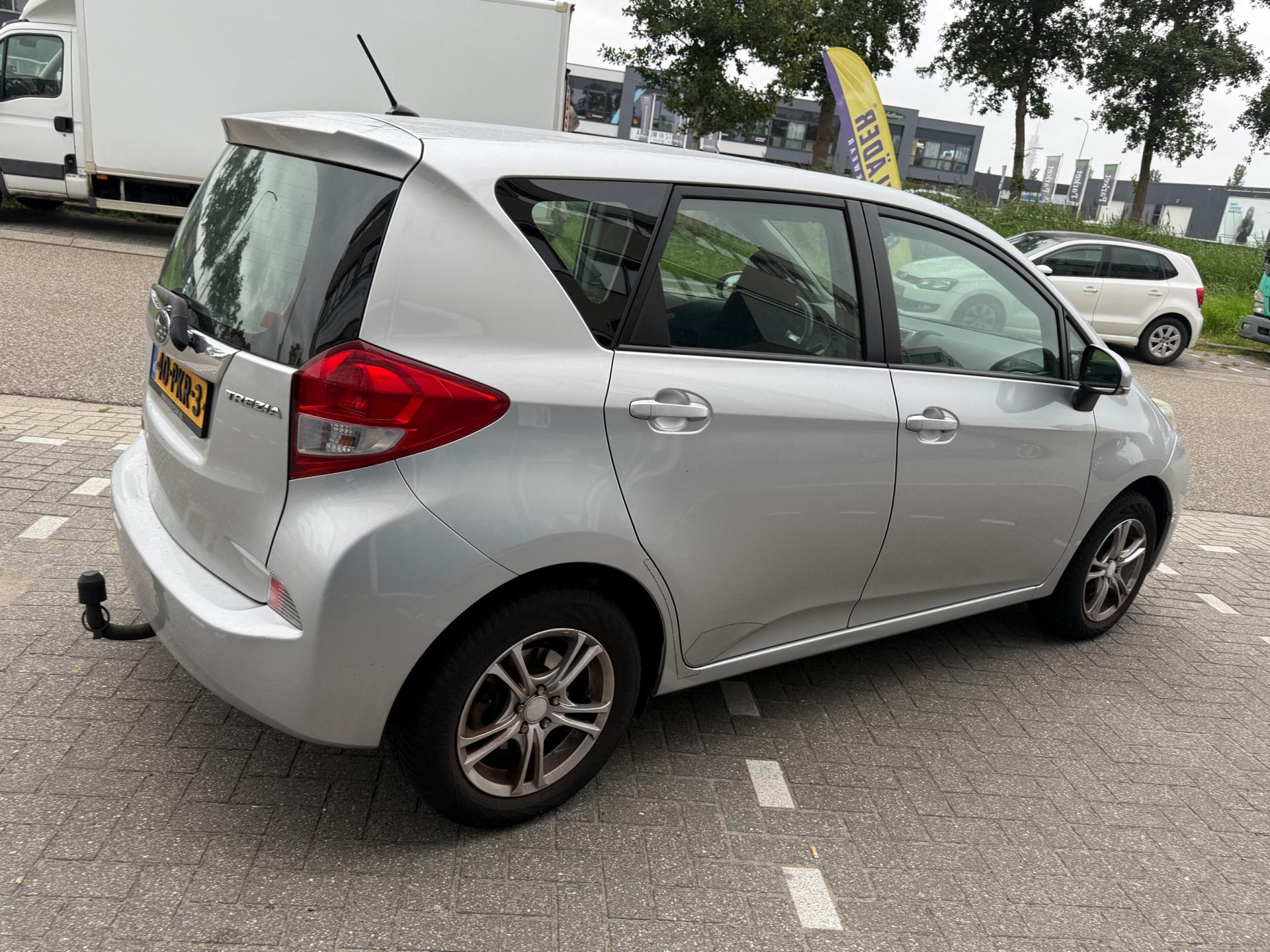 subaru-trezia-image5.jpg