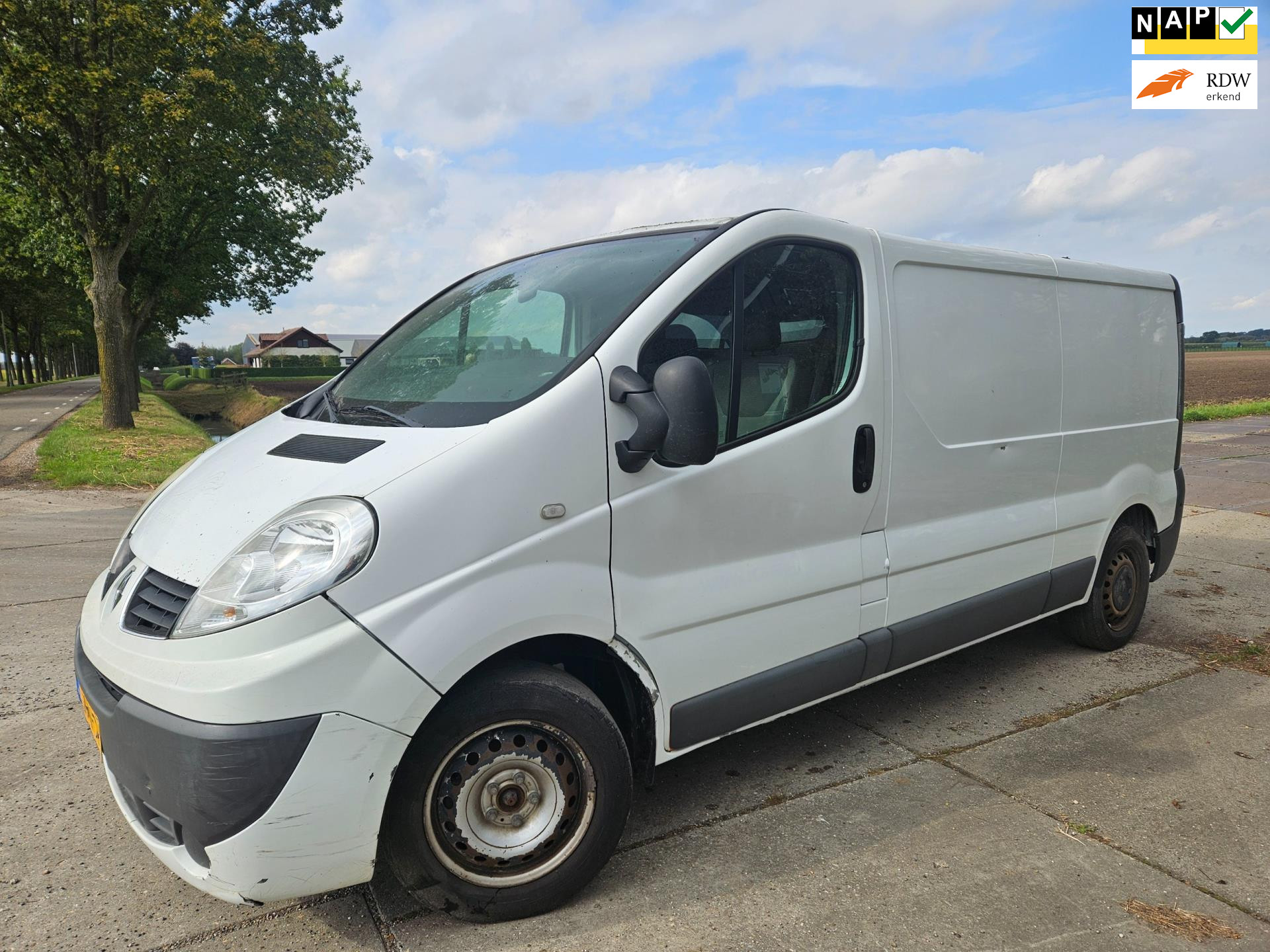 553075436/renault-trafic-image1.jpg