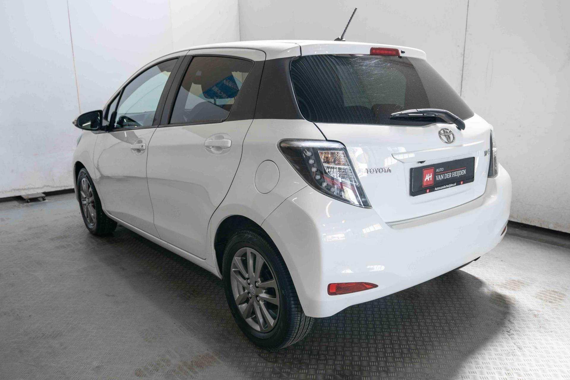 toyota-yaris-image3.jpg