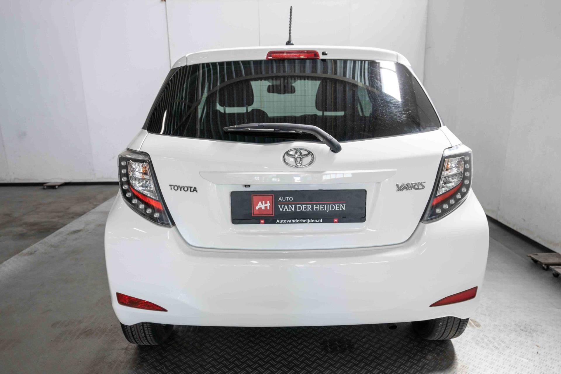 toyota-yaris-image4.jpg