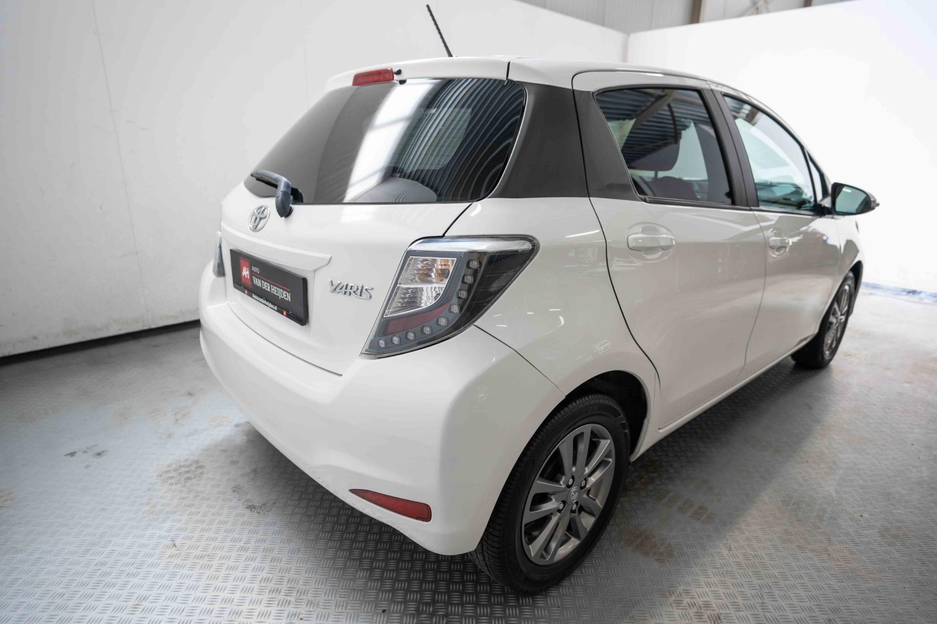 toyota-yaris-image5.jpg