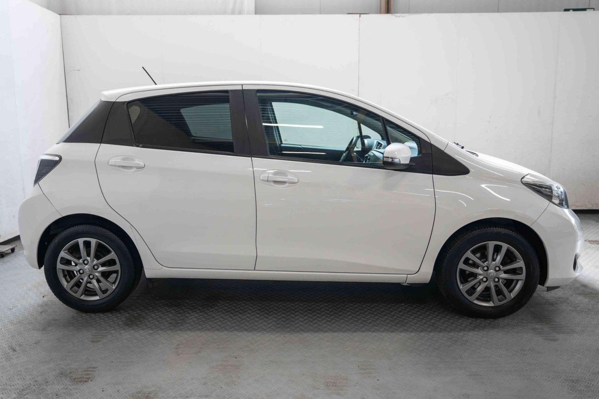 toyota-yaris-image6.jpg